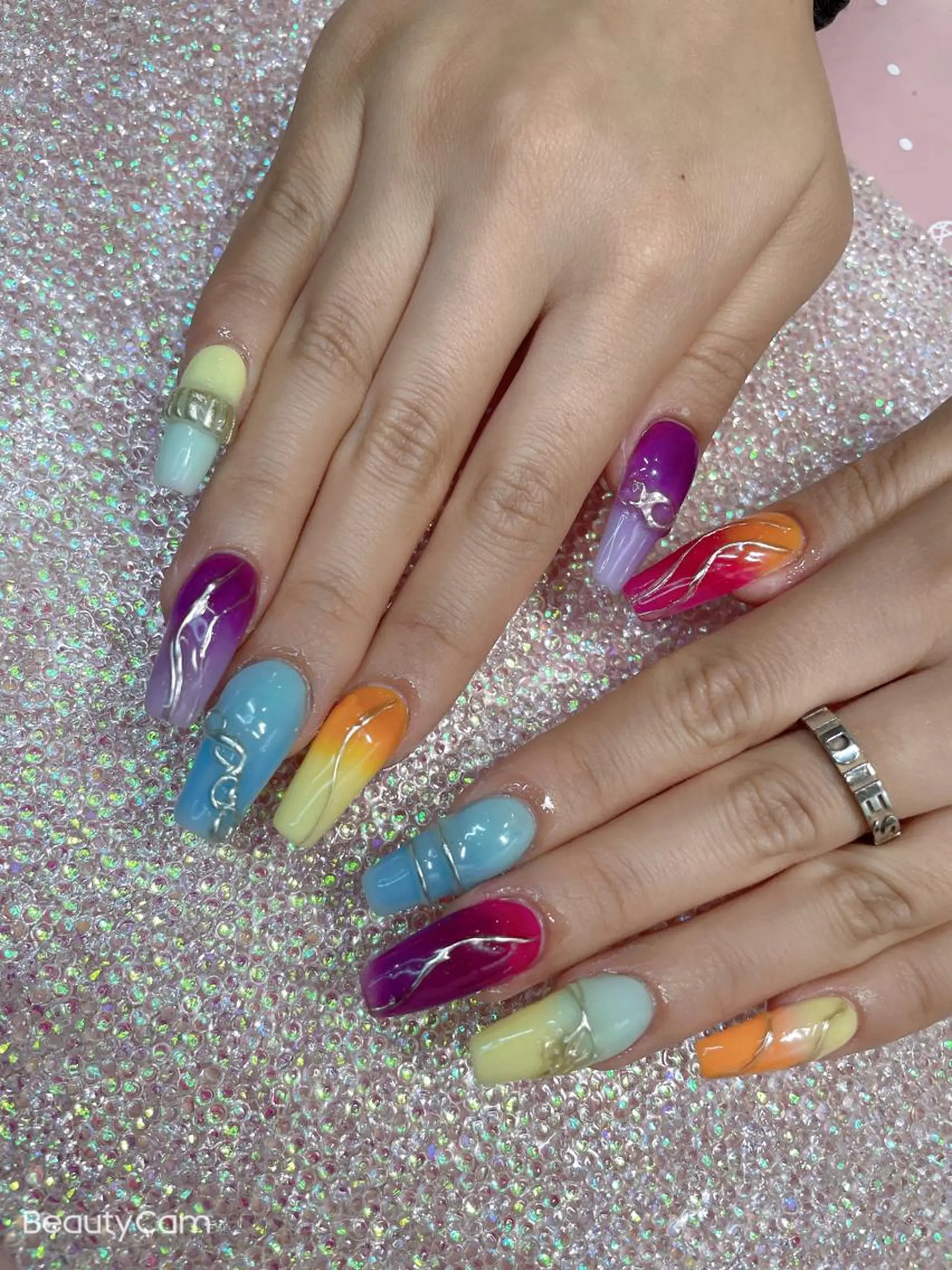 セミロング ネイル ハンドネイル 《LB》ラブリエ Nail&eyeのマツエク・マツパデザイン