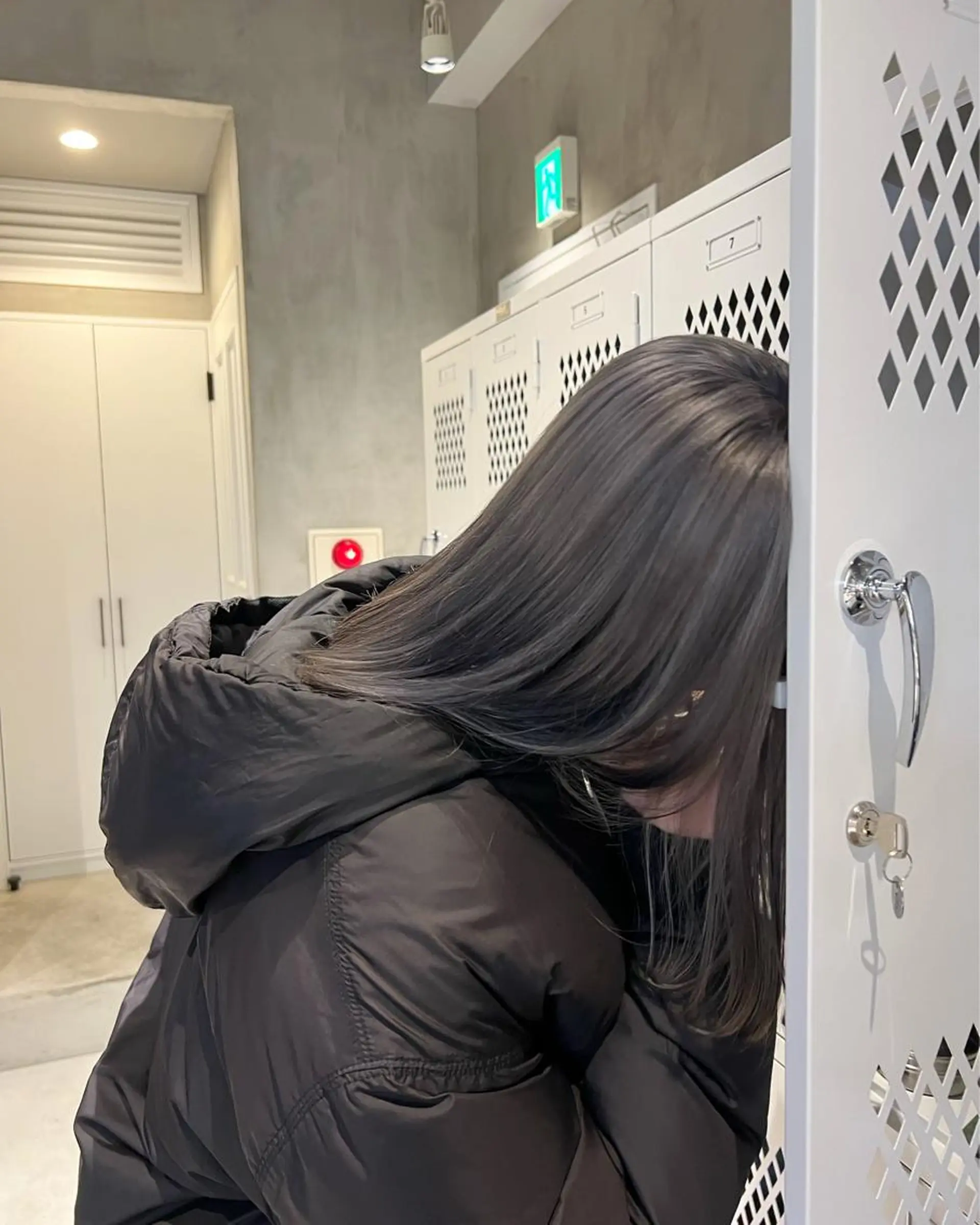 ミディアム カラー ヘアアレンジ ブリーチ 透明感カラー グレージュ ショートヘア原宿 fifth コシのヘアスタイル