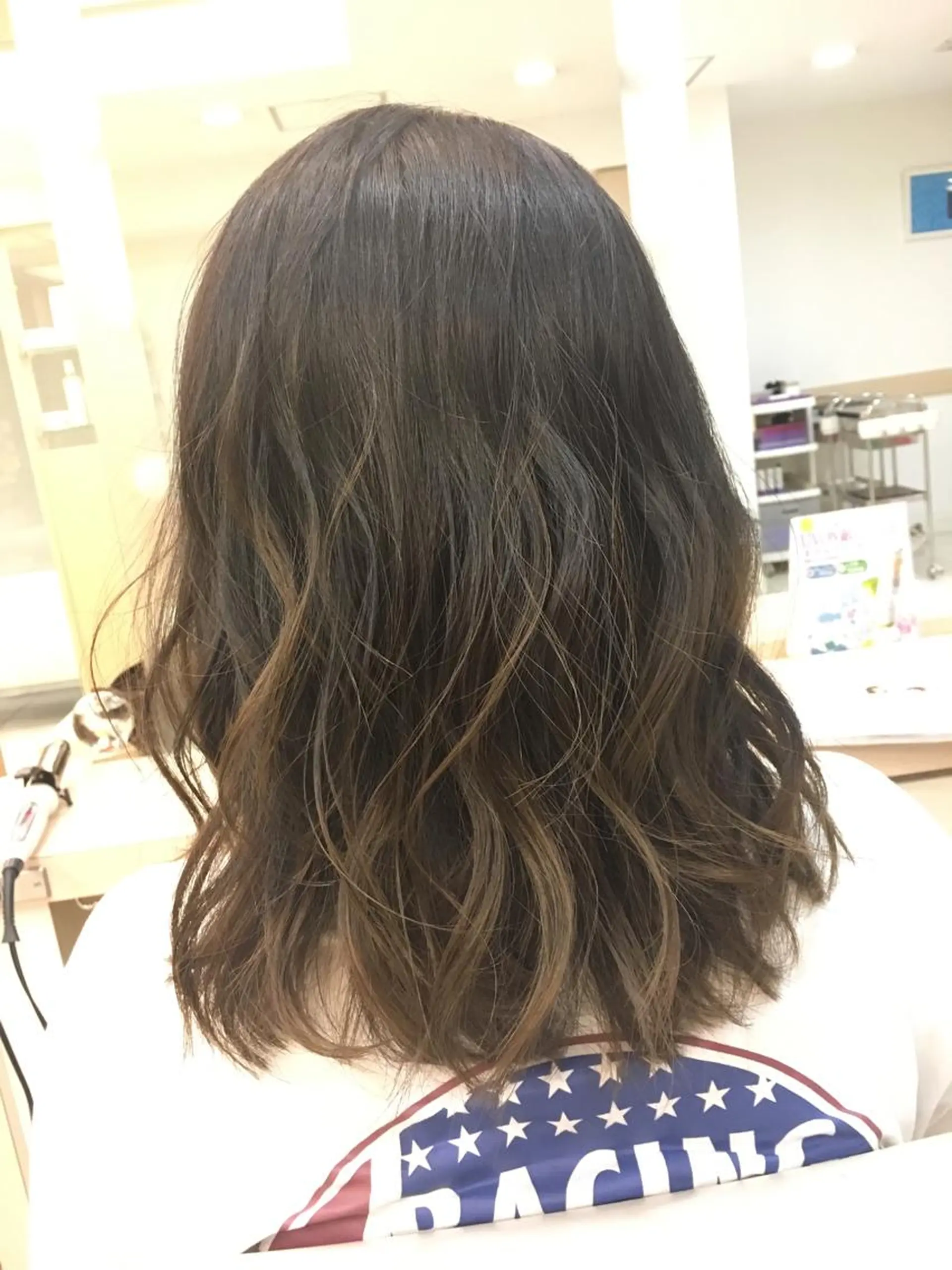ミディアム レイヤーカット 🌟ROUGE 🧸おびつななみのヘアスタイル