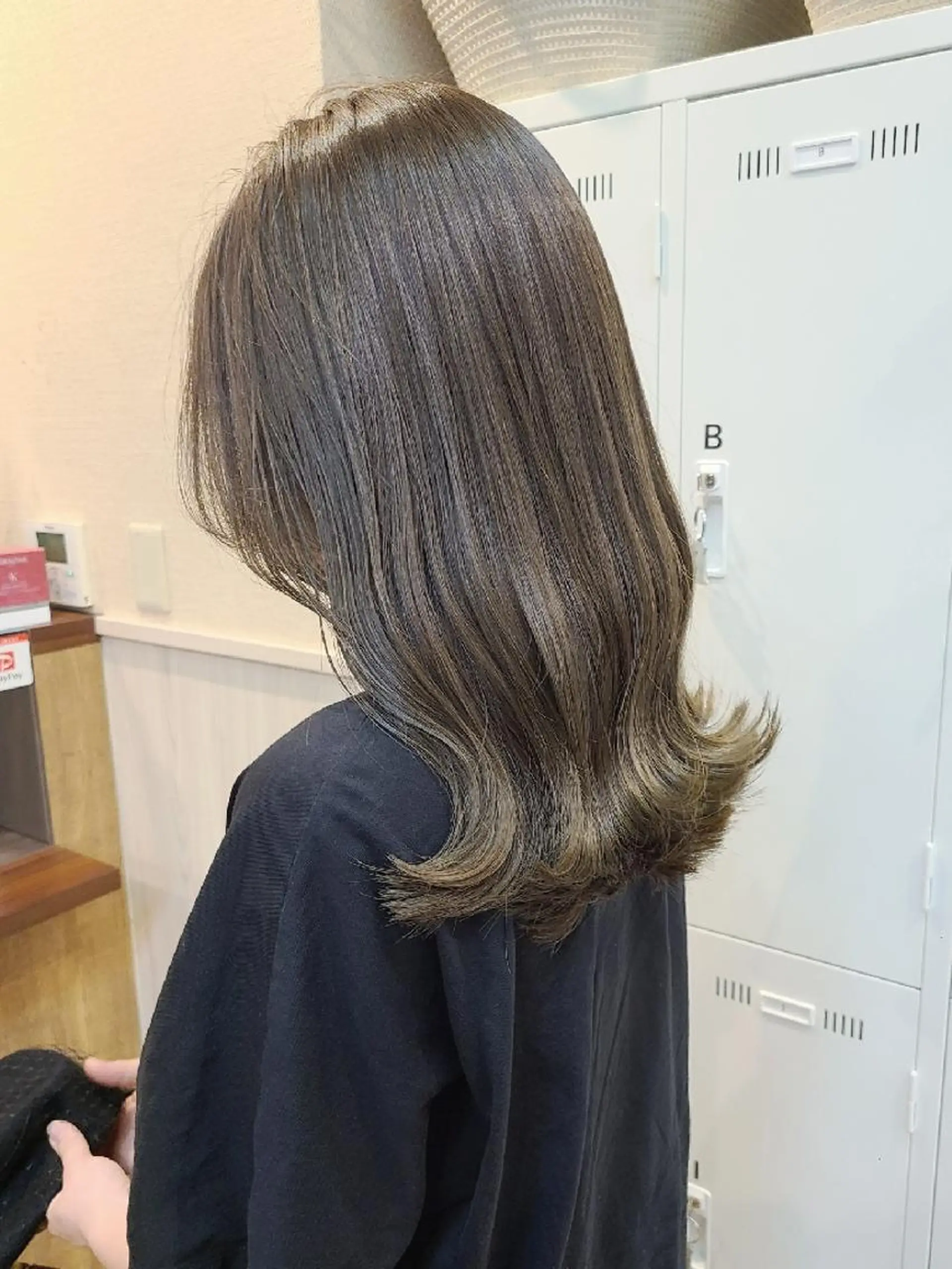 カラー セミロング ベージュカラー 透明感カラー オリーブベージュ カット ヘアカラー トリートメント 【ネウィ天王寺 】seiyaのヘアスタイル