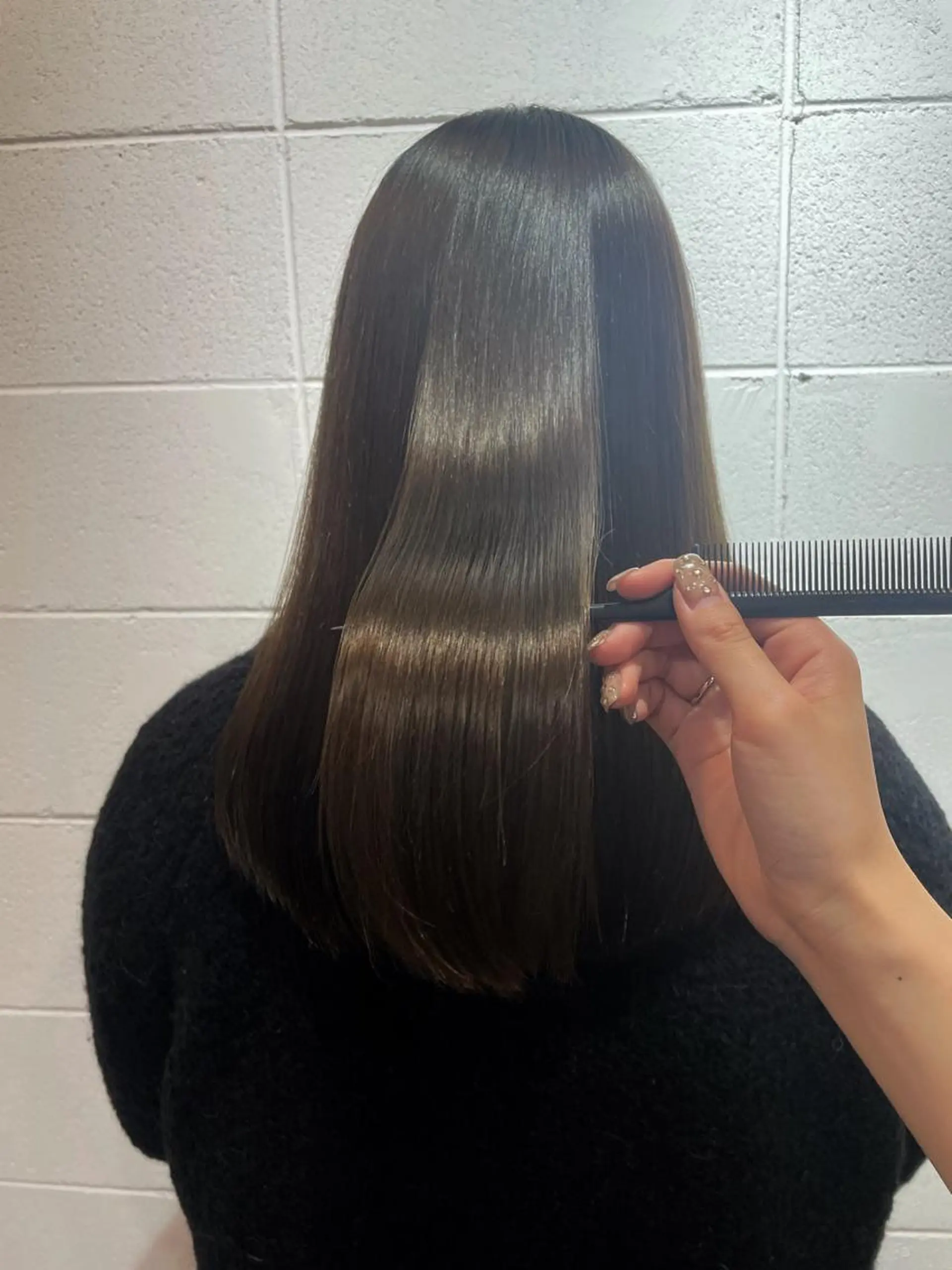 セミロング カラー 透明感カラー 髪質改善 トリートメント カット ヘアカラー 小坂 真子のヘアスタイル