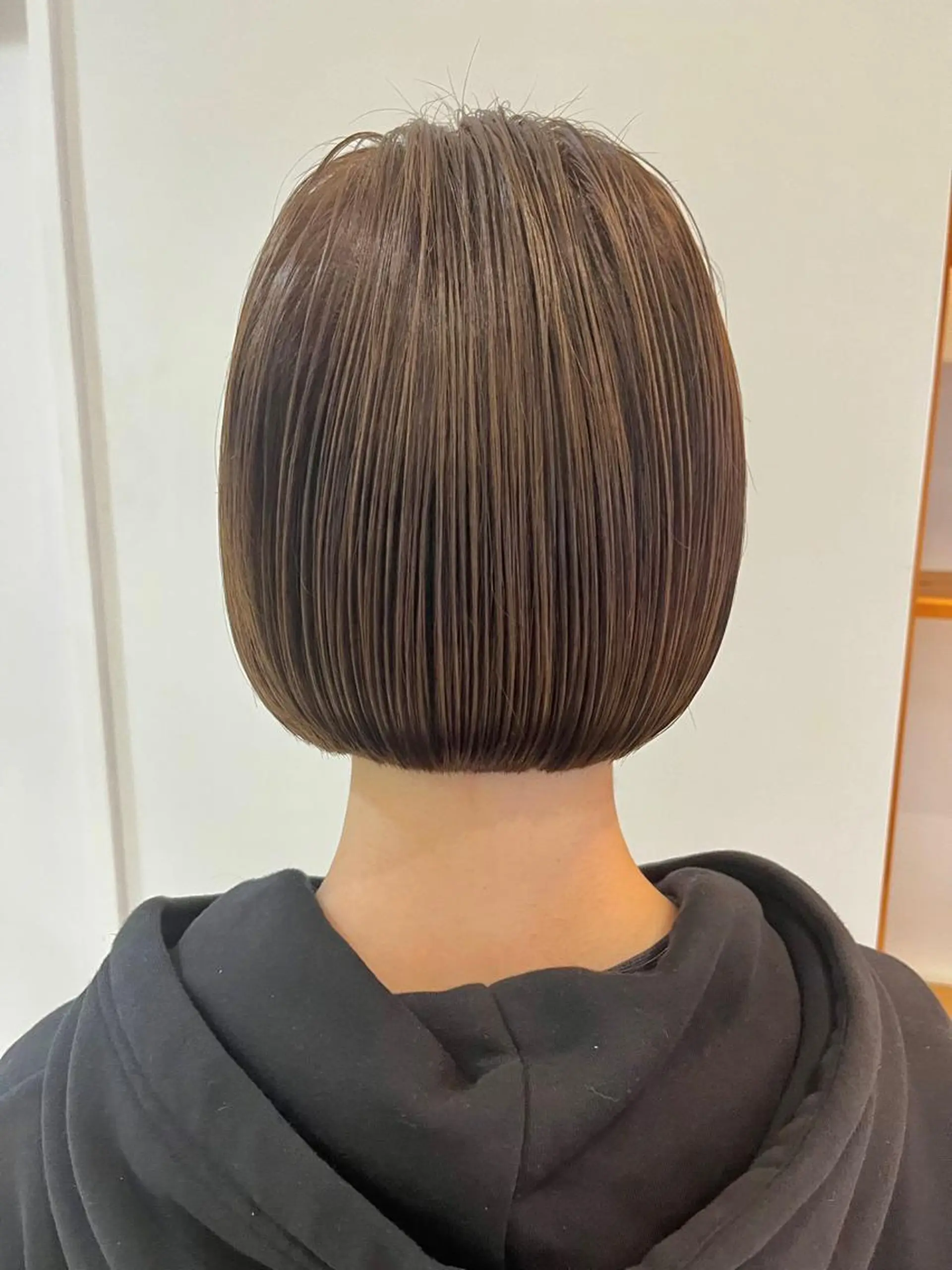 ショート カラー カット ヘアカラー トリートメント グレージュ 小林　遼のヘアスタイル