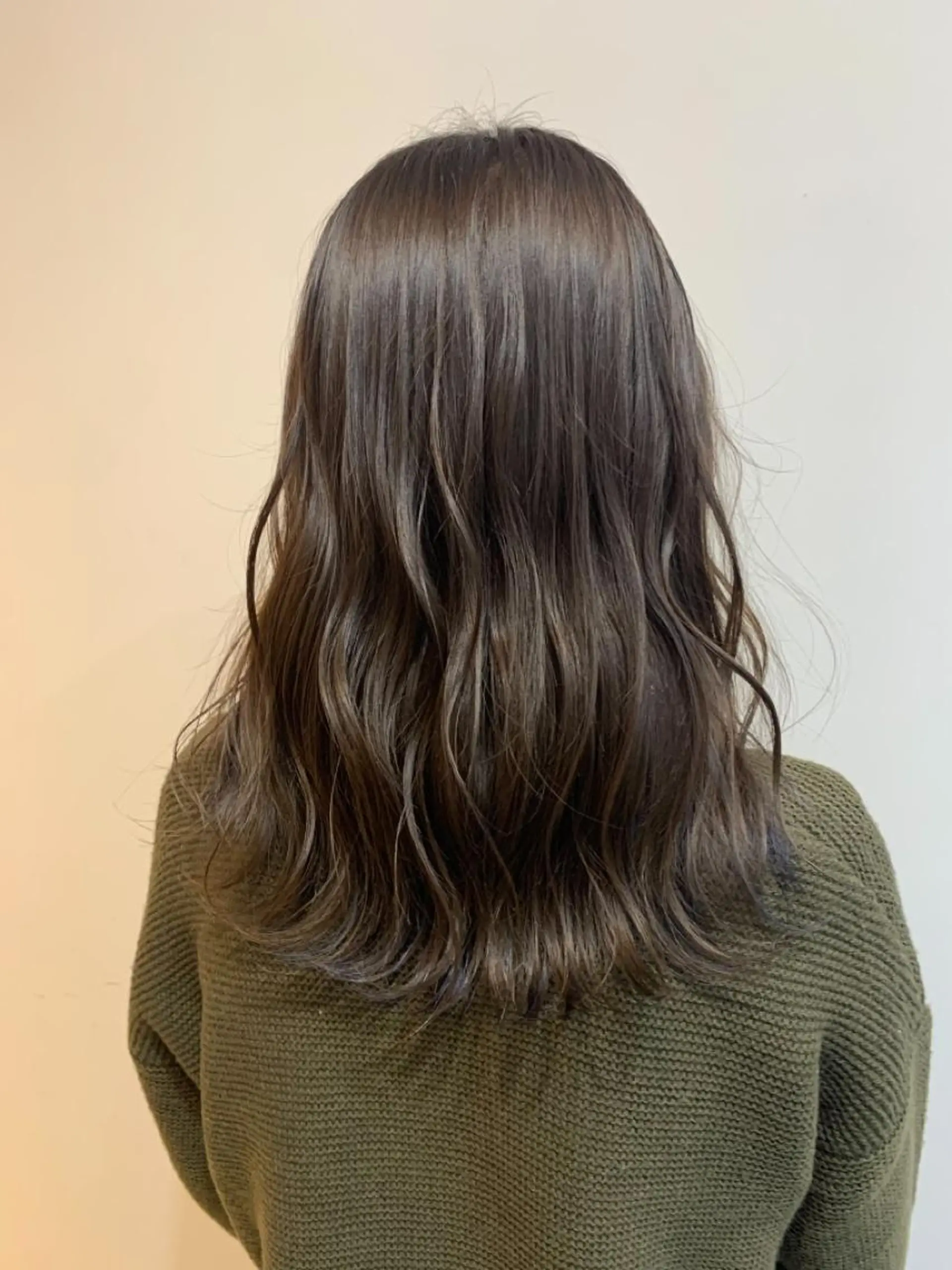 セミロング カラー アッシュ ブリーチ 透明感カラー ラベンダーカラー ラベンダーアッシュ ヘアカラー 中目黒🌼 🌼ハナのヘアスタイル