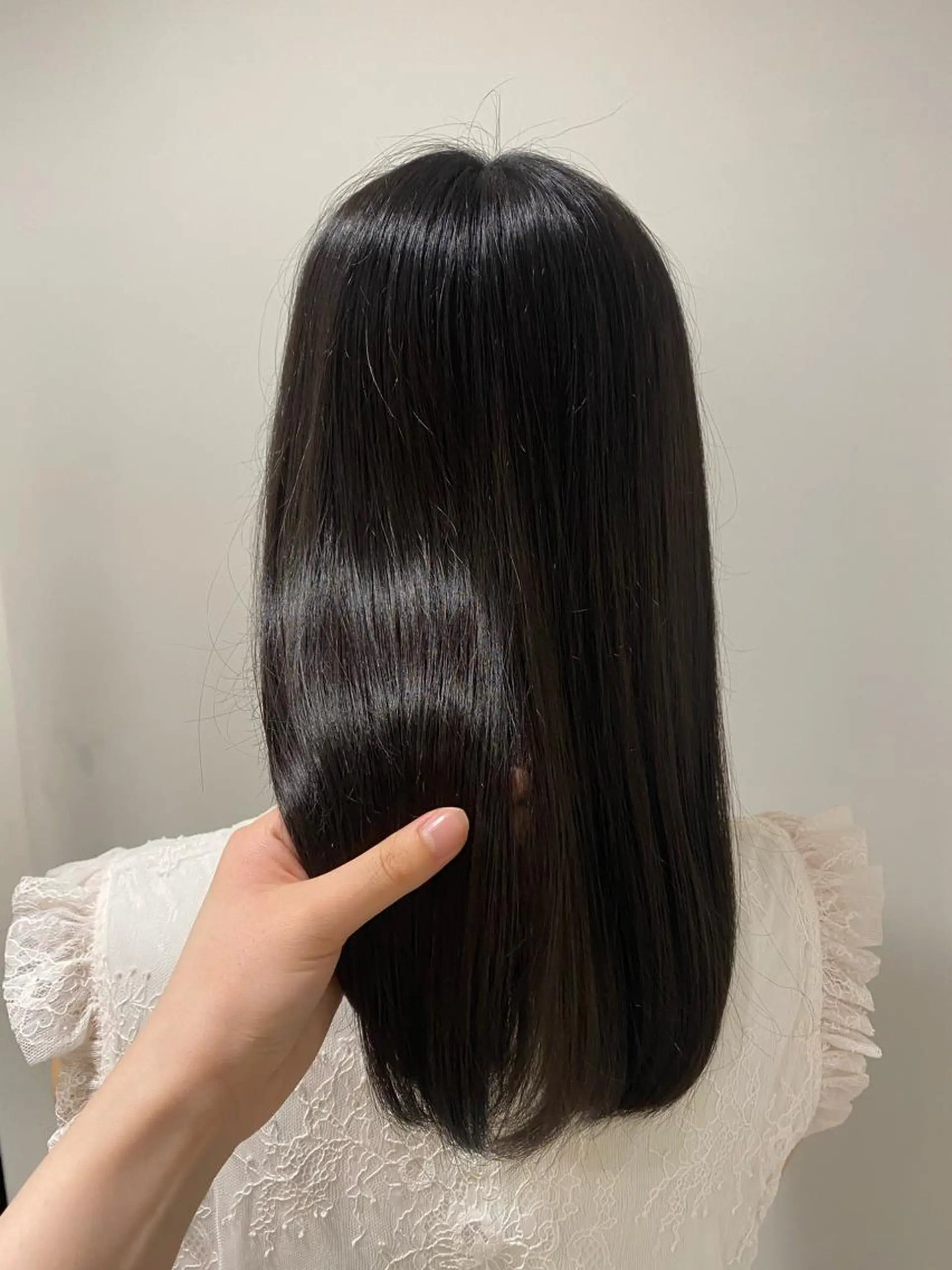 ロング カラー 谷川 あかりのヘアスタイル