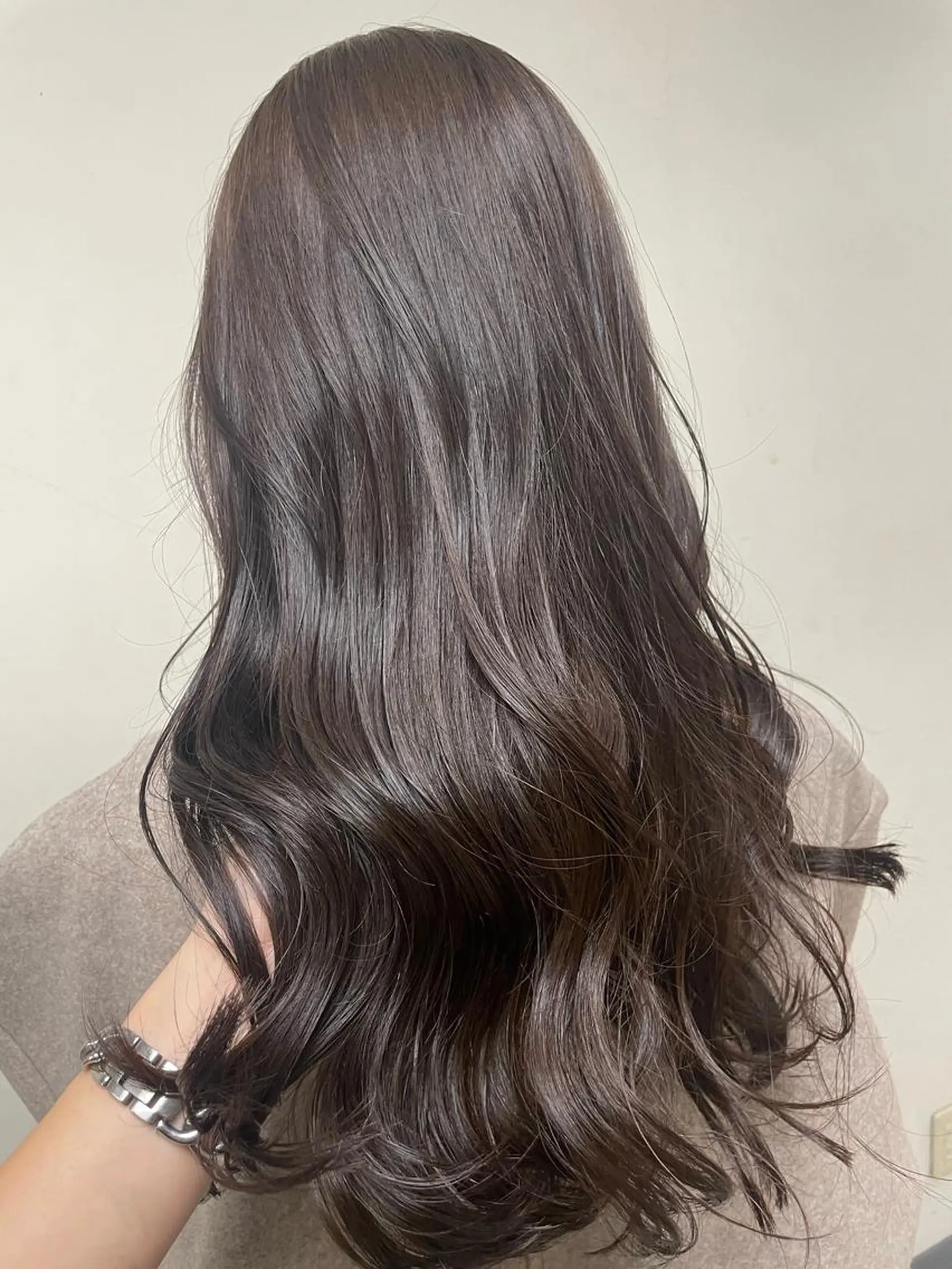 セミロング 髪質改善カラー 🫧川井麻由のヘアスタイル