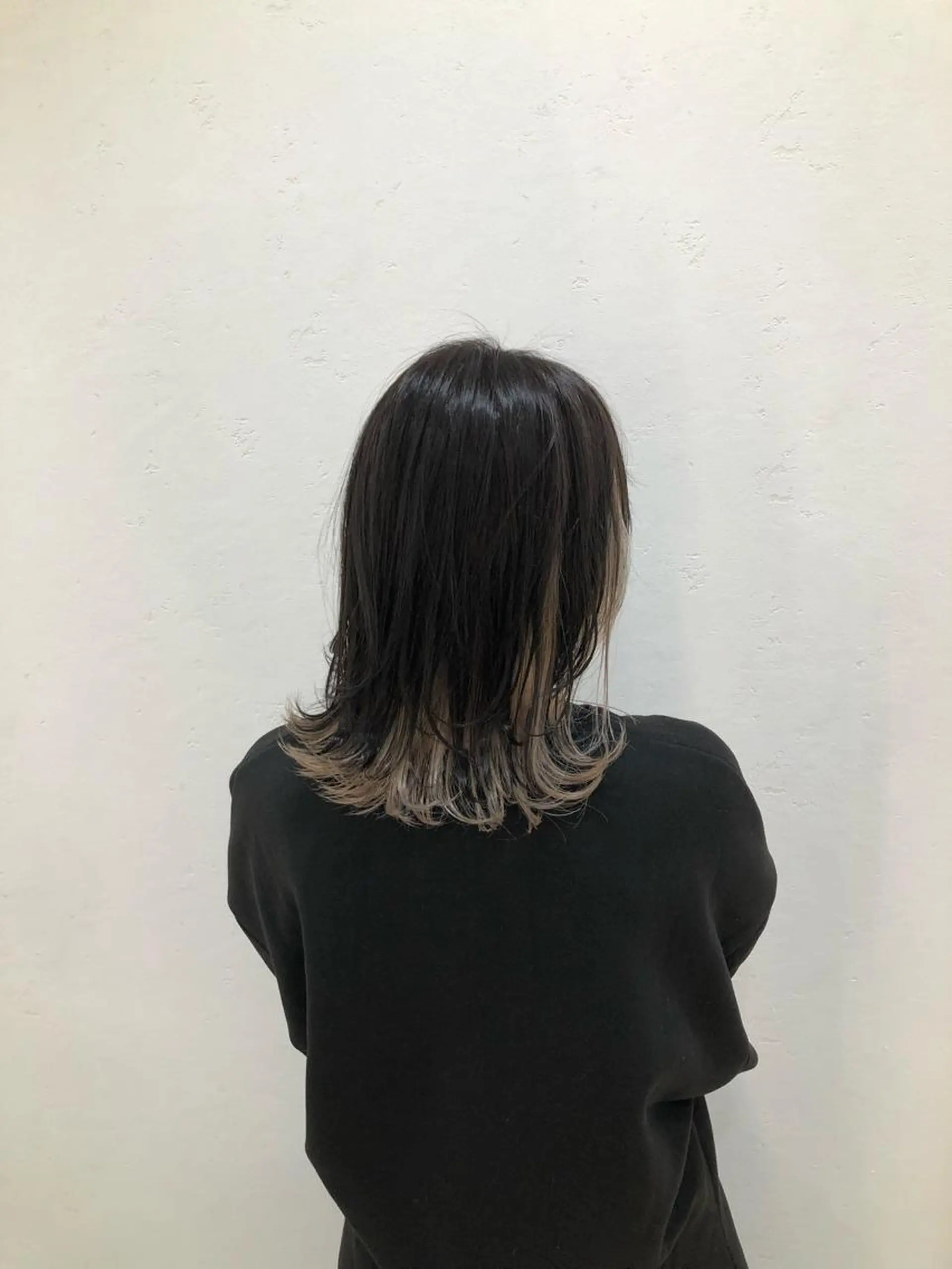 ミディアム カラー ベージュカラー インナーカラー ヘアカラー 透け感カラー🫧 加納トモヒロのヘアスタイル