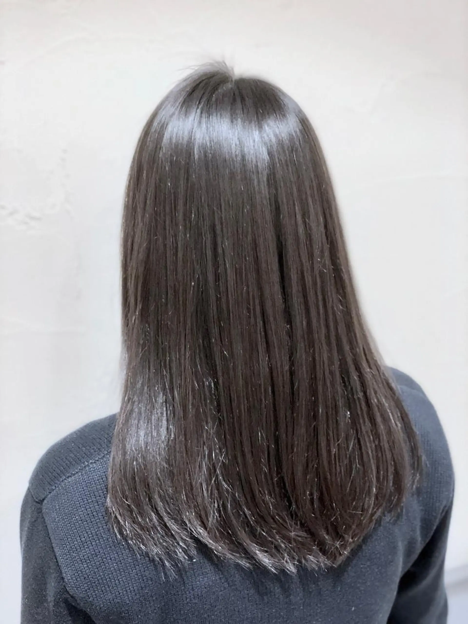 セミロング カラー パーマ ヘアアレンジ セミロングパーマ バレイヤージュ 黒髪 ブルーカラー ブルージュ 【ツヤ髪美容師】 ツダケイスケのヘアスタイル
