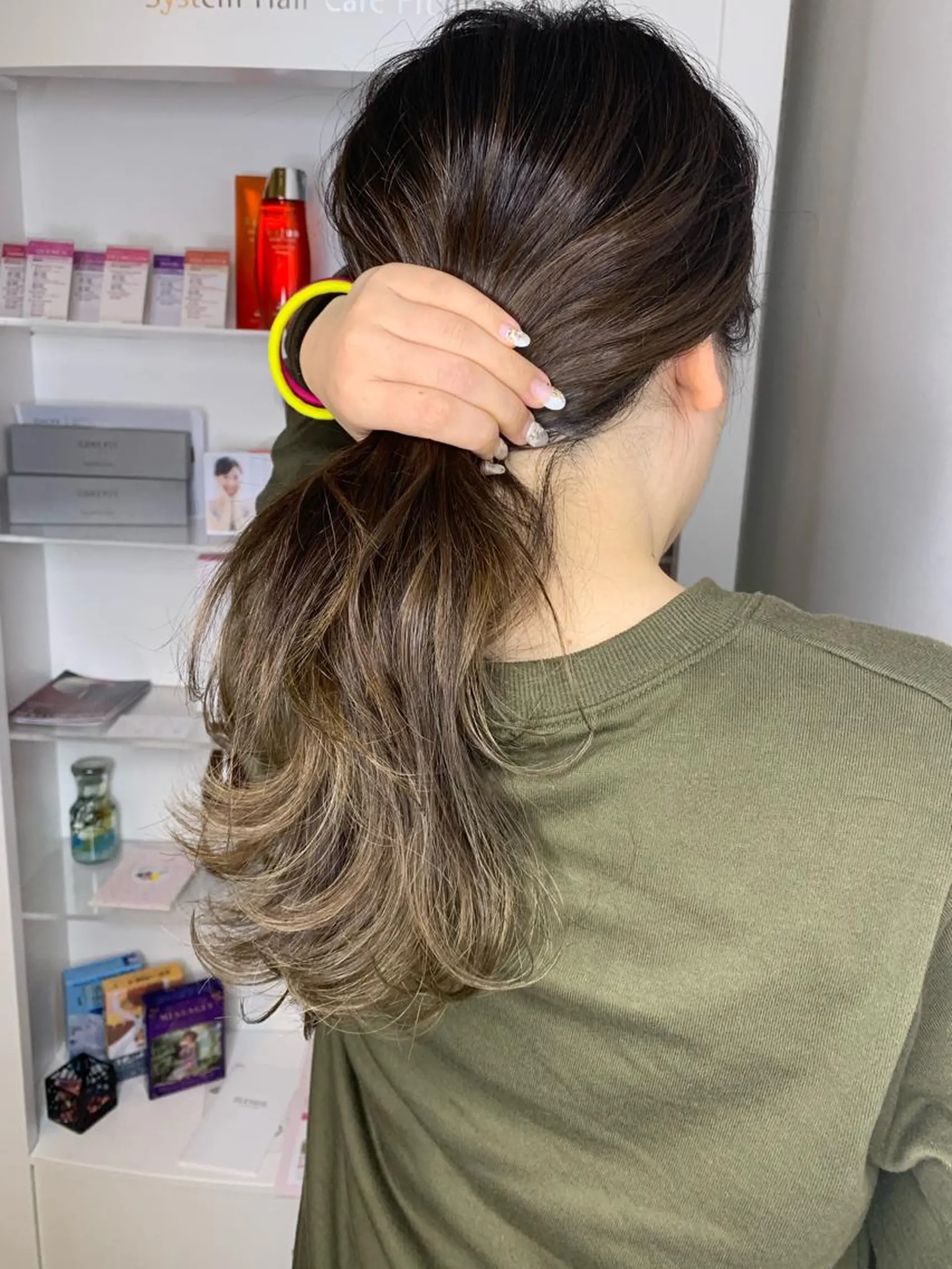 ロング ハイライト 川嶋 saronLEPIAのヘアスタイル