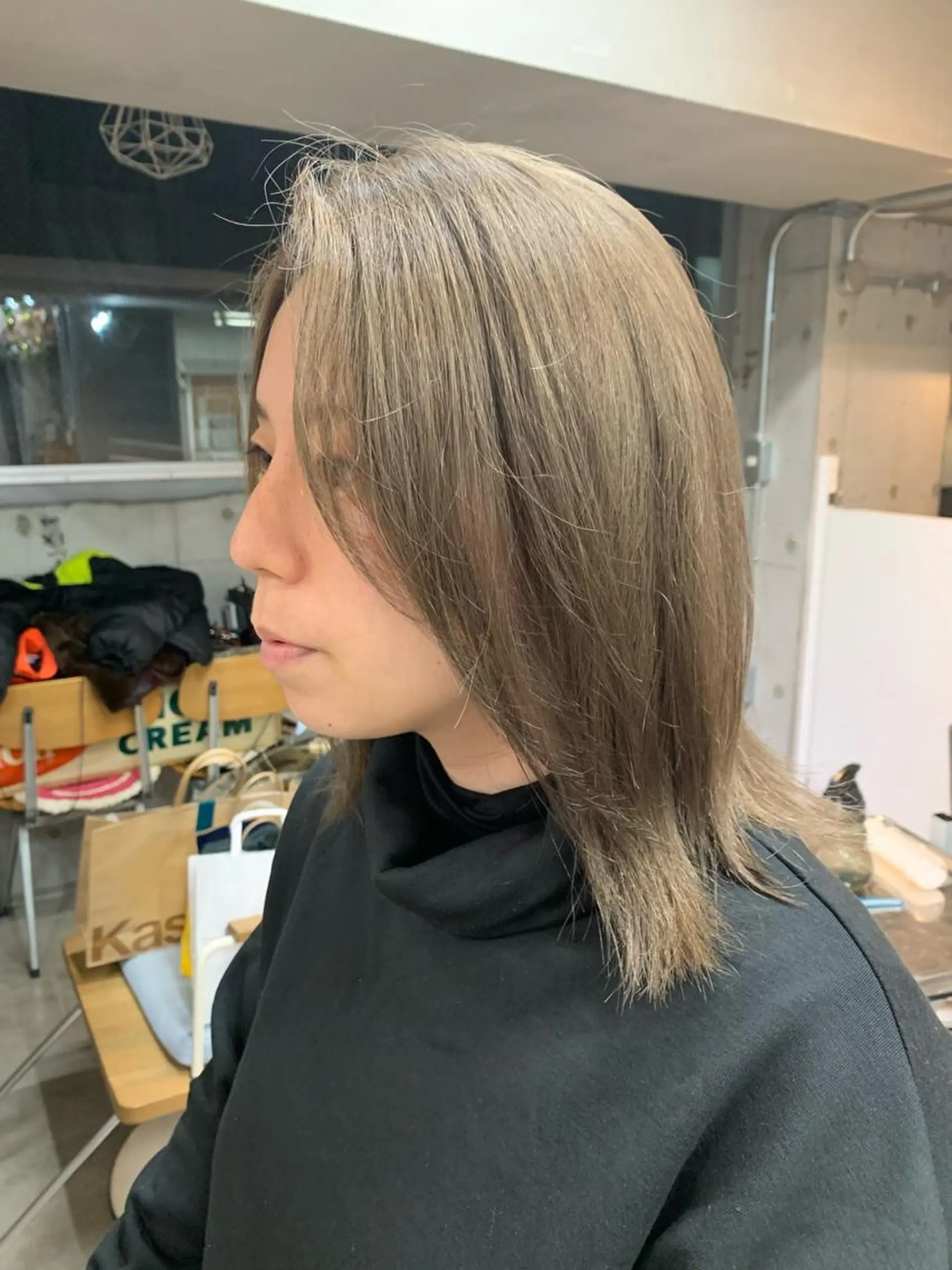 ミディアム カラー ベージュカラー グレージュ カット ヘアカラー B.sun所属・鈴木 りなのヘアスタイル