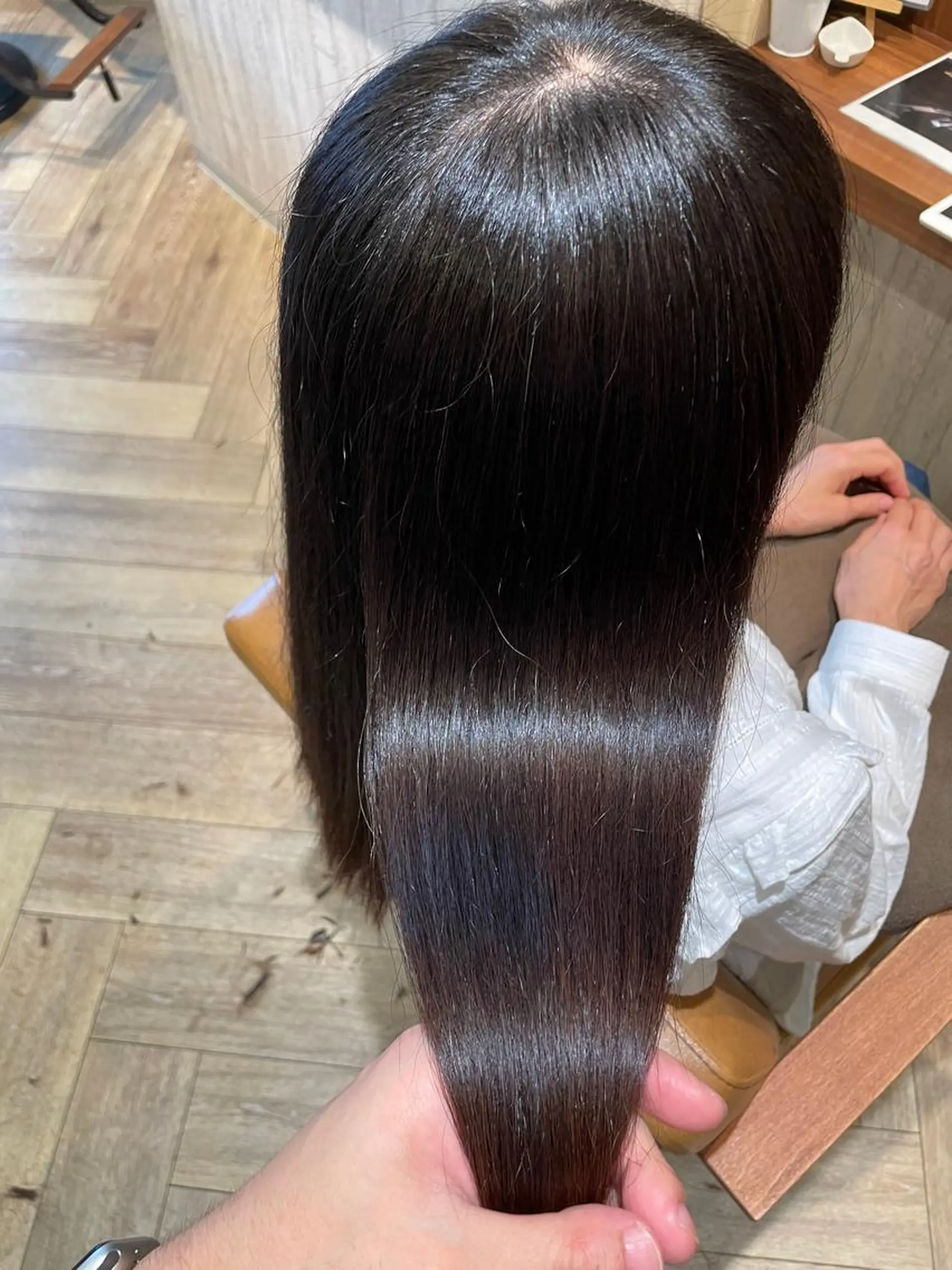 ロング トリートメント カット 縮毛矯正 トリートメント AROUND hair lounge所属・髪質改善専門美容室 Reshilリシルのヘアスタイル