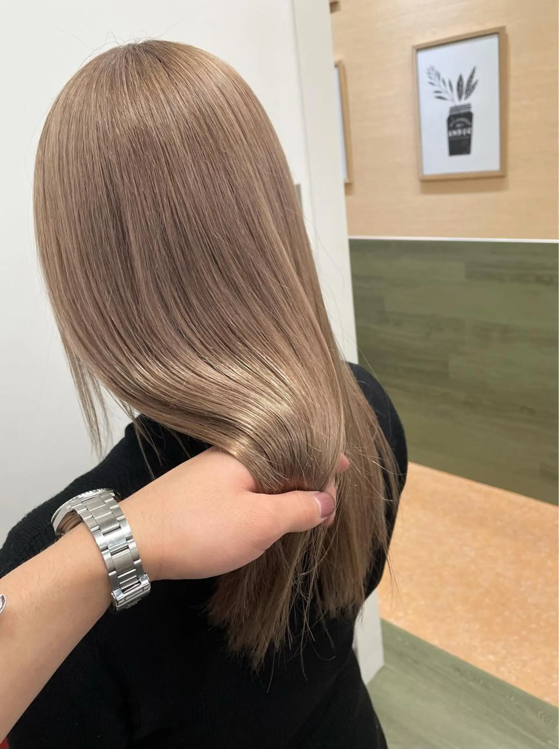 カラー ベージュカラー ミルキーベージュ storiiz所属・本田大輝top designerのヘアスタイル