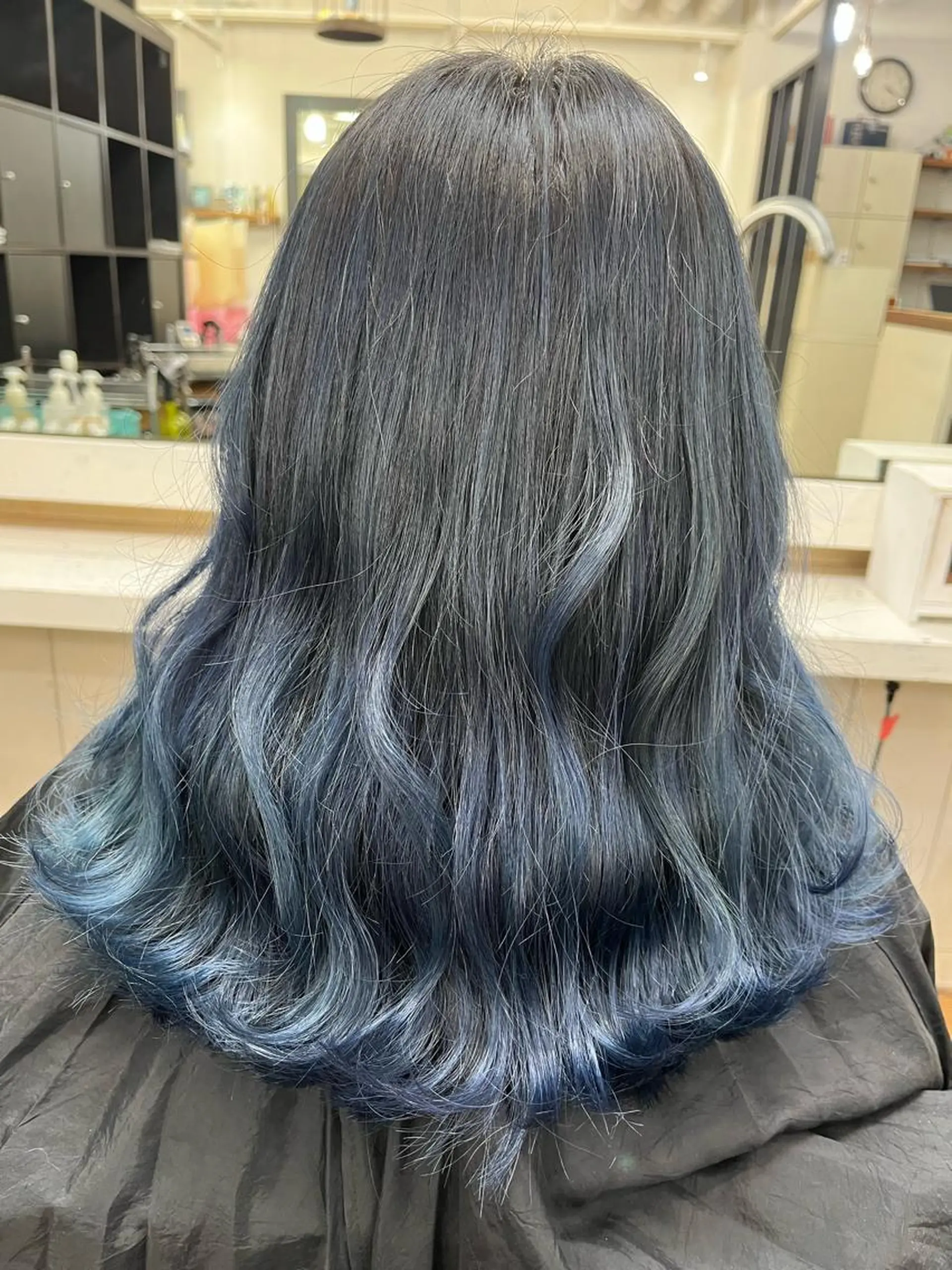 カラー アディクシーカラー ブルーカラー ヘアカラー 香野 優子のヘアスタイル