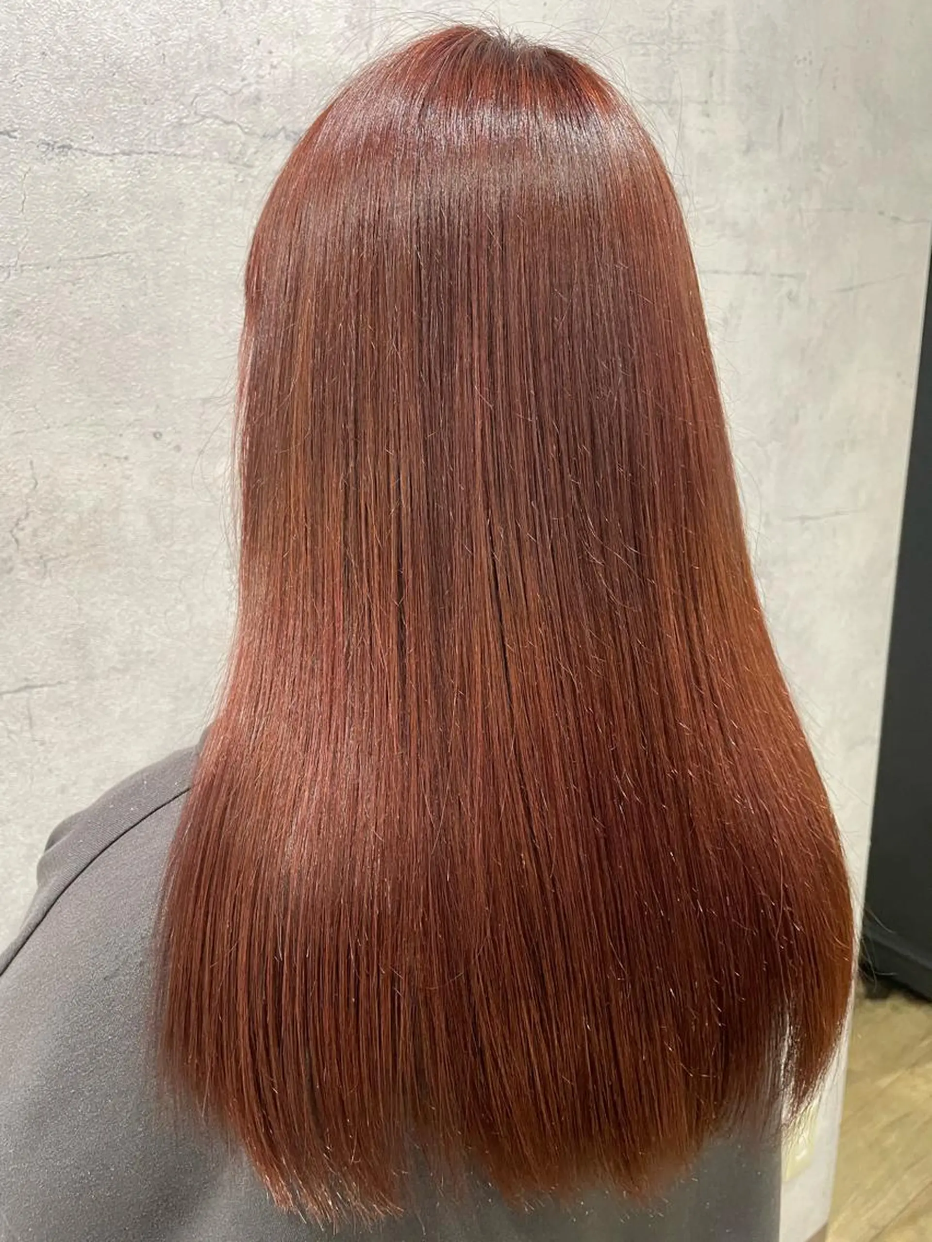 ロング レッドブラウン ヘアカラー トリートメント 木村 真知子のヘアスタイル