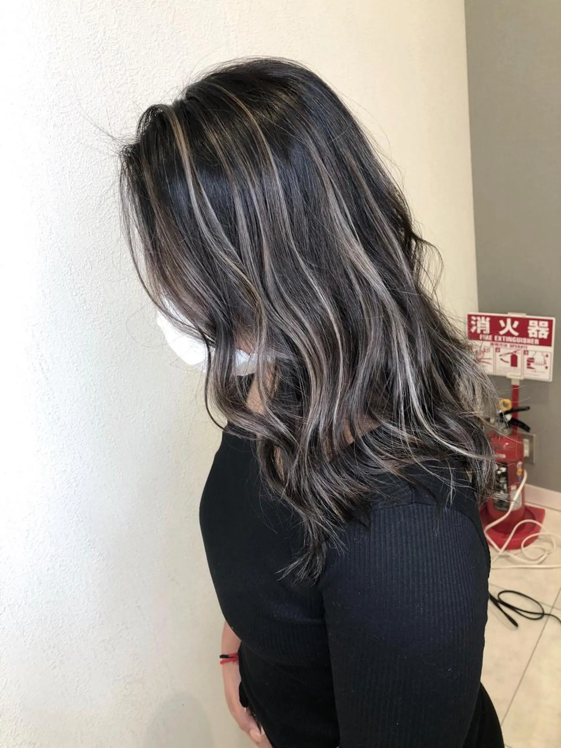 ロング カラー バレイヤージュ デザインカラー グレージュ ハイライトカラー ハイライト ブリーチ無しカラー 👑店長　平松　由のヘアスタイル