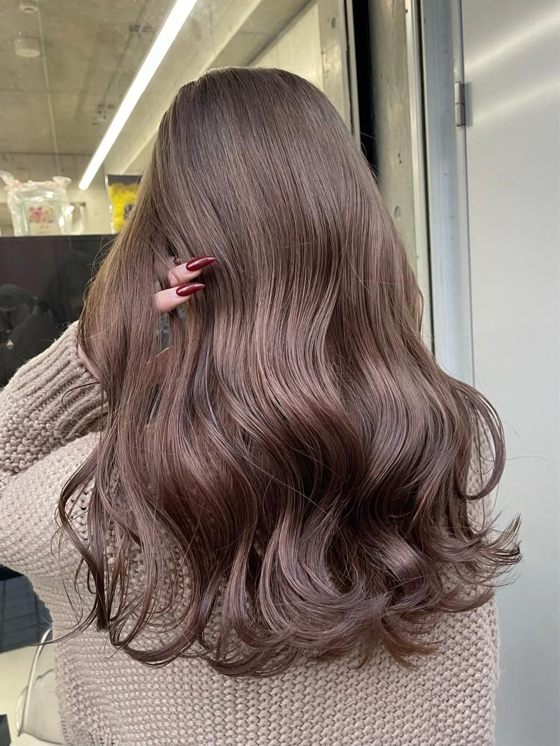 ロング アッシュ アッシュブラウン ハイライト レイヤーカット Blonde nagoya sakae所属・岡留 愛美のヘアスタイル
