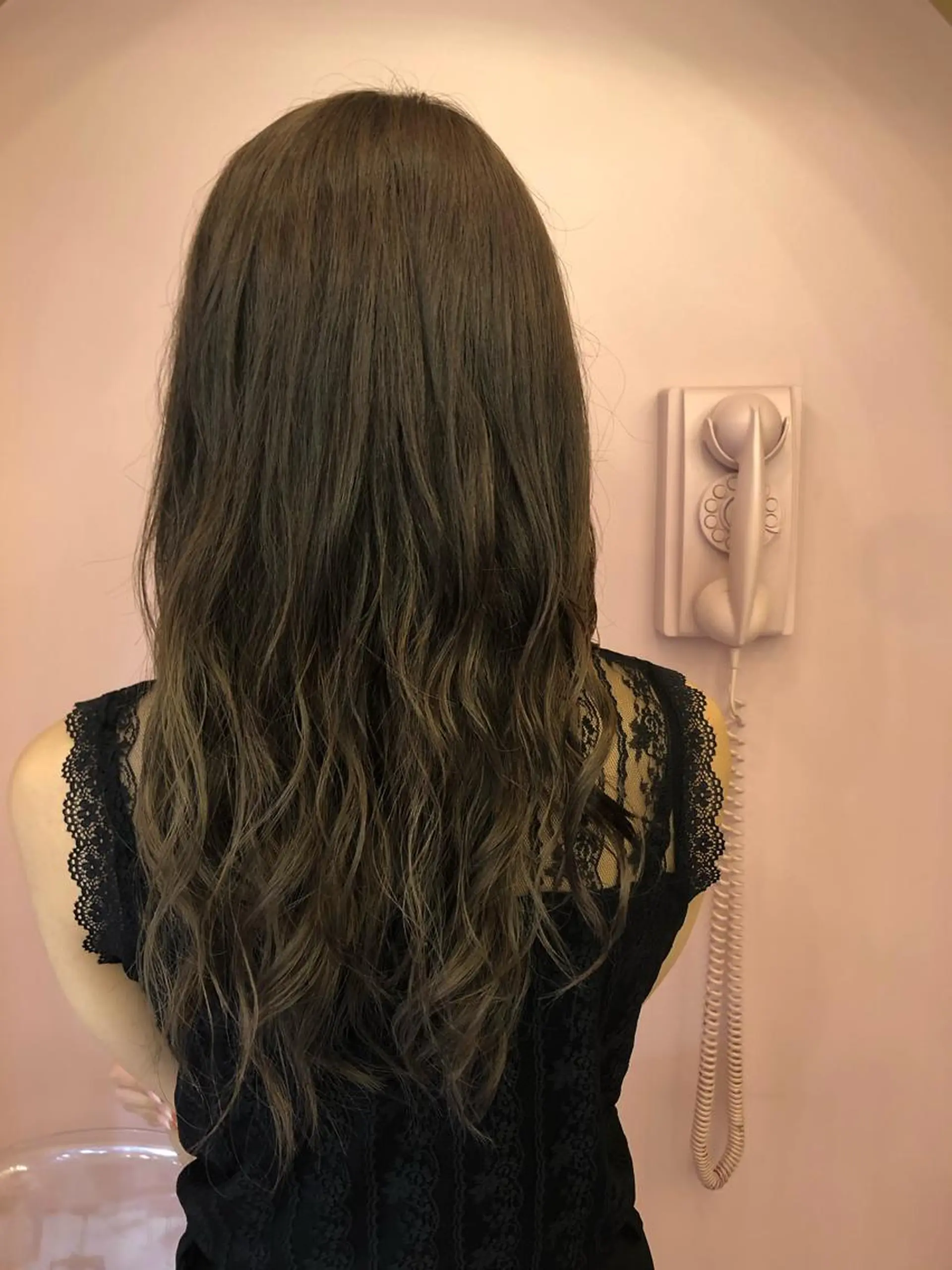 ロング カラー アッシュ グラデーションカラー ミルクティーアッシュ RIYA❤︎ Aujuaソムリエのヘアスタイル