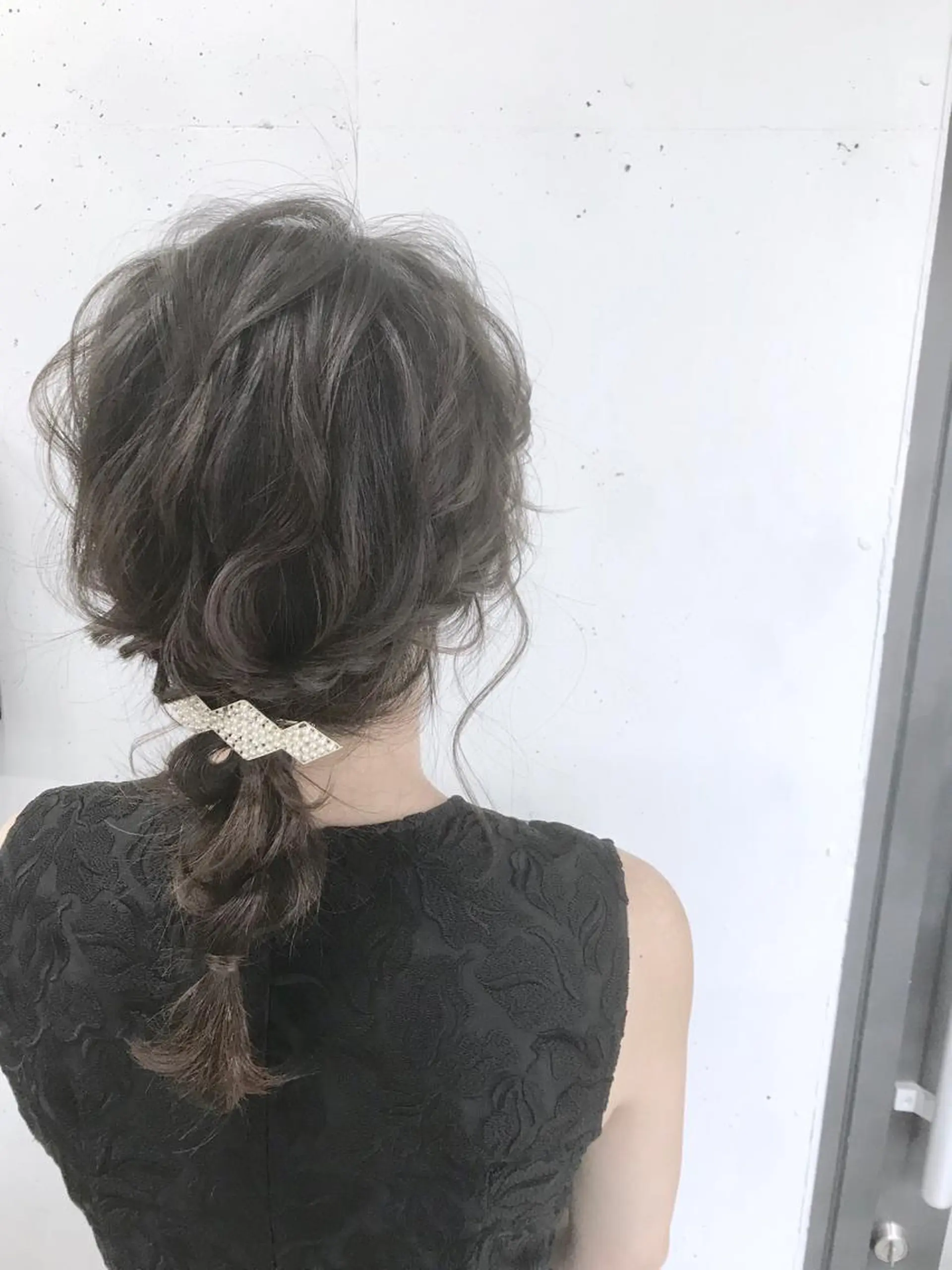 ミディアム ヘアアレンジ ハーフアップ ヘアセット 新井 広樹のヘアスタイル