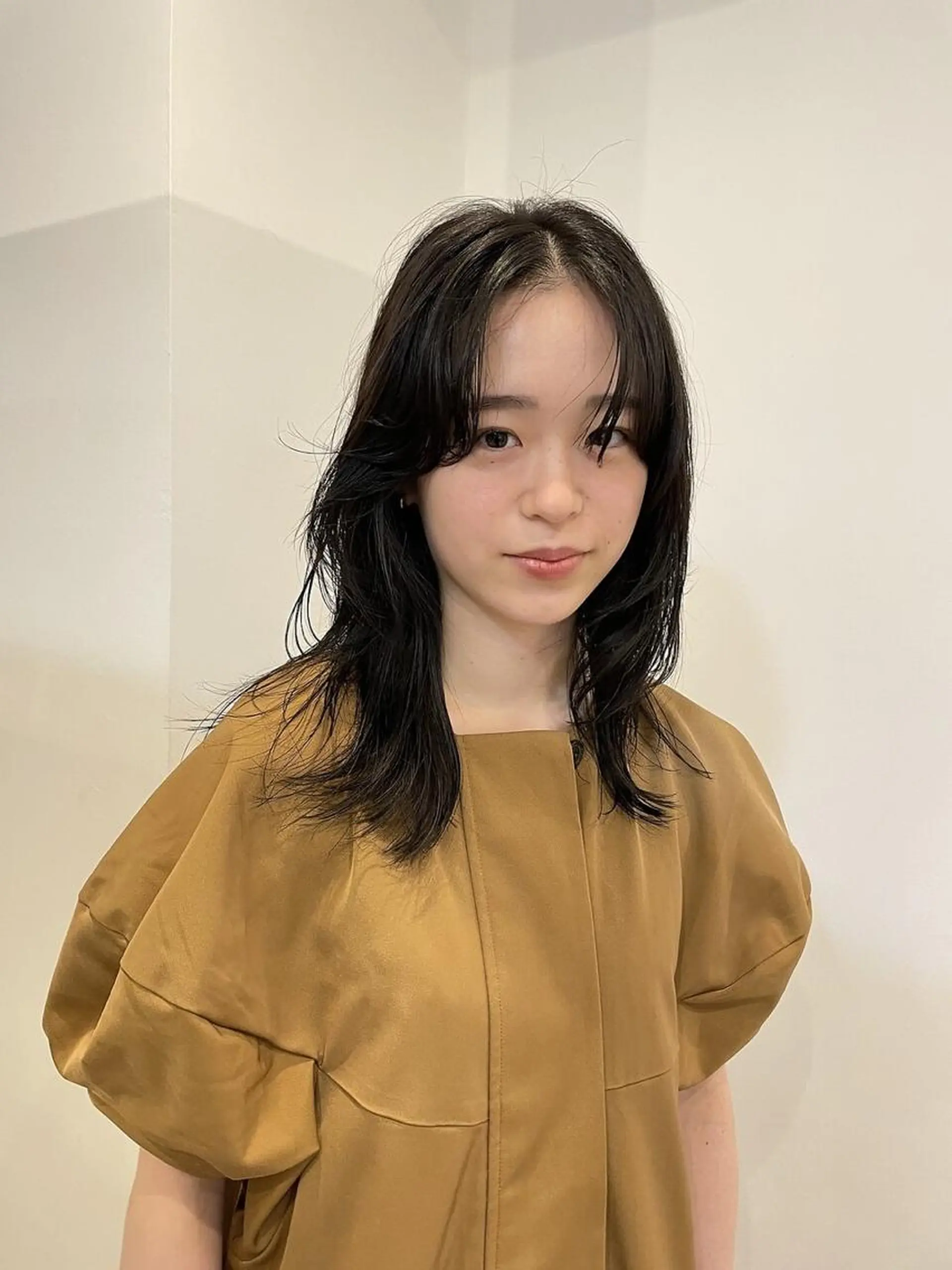 セミロング 切りっぱなしボブ ボブ レイヤーカット ウルフカット kakeru トレンドヘアのヘアスタイル