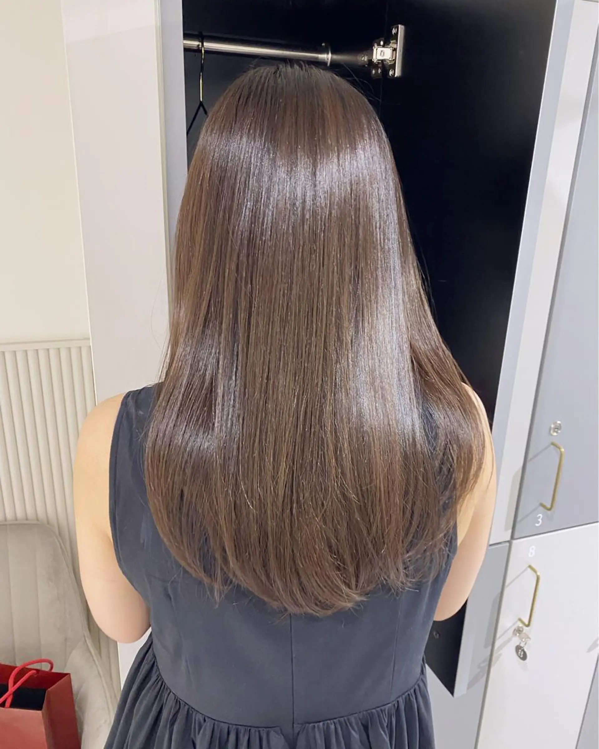 セミロング カラー ベージュカラー 透明感カラー グレージュ オリーブカラー 髪質改善 カット ヘアカラー トリートメント LOVESTOIKE 堂本のヘアスタイル