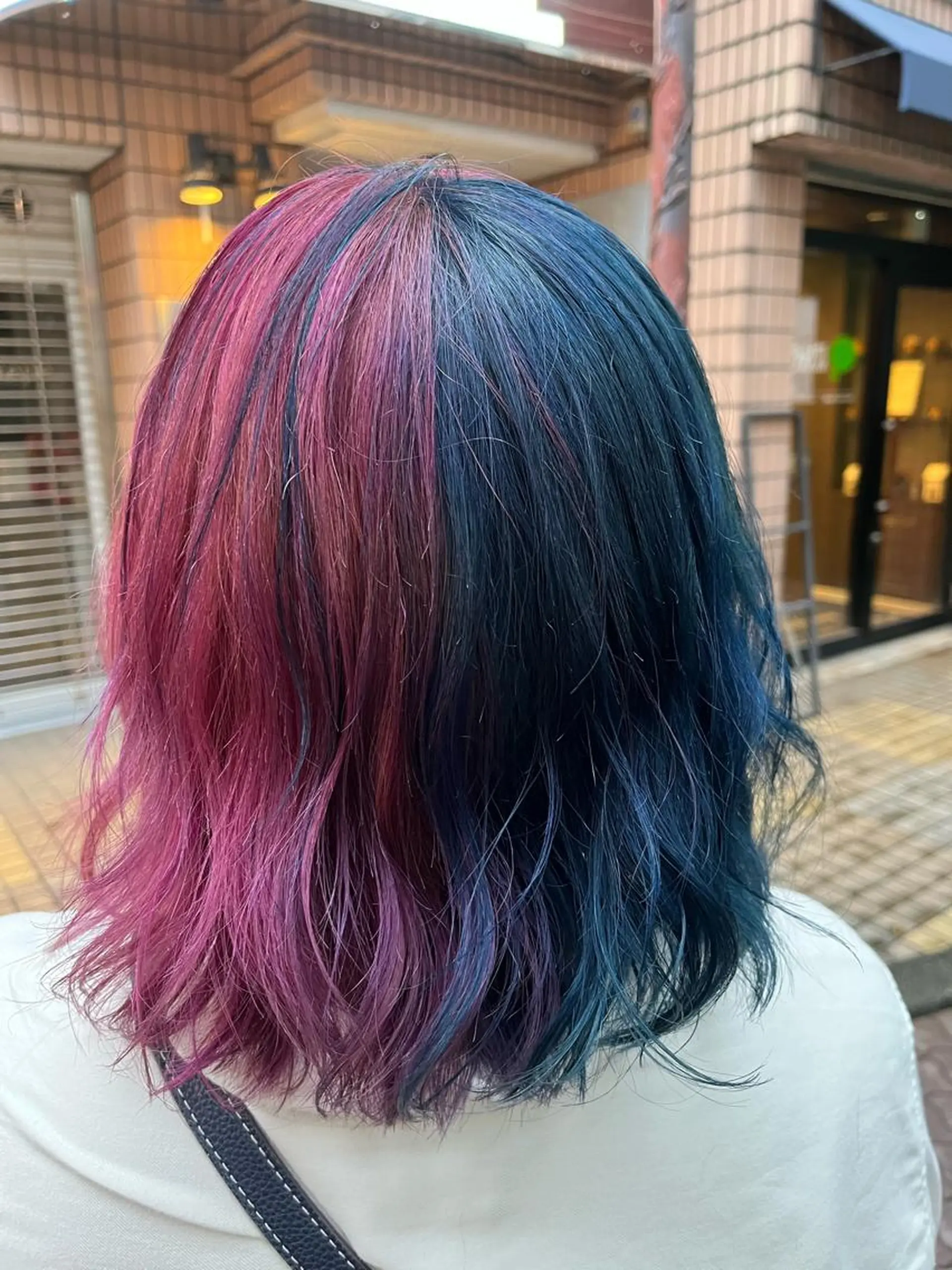 ミディアム カラー ショートボブ ボブレイヤー アッシュ バレイヤージュ ミストバング カット ヘアカラー トリートメント 原宿サロン代表 デザインカラー伊藤卓のヘアスタイル