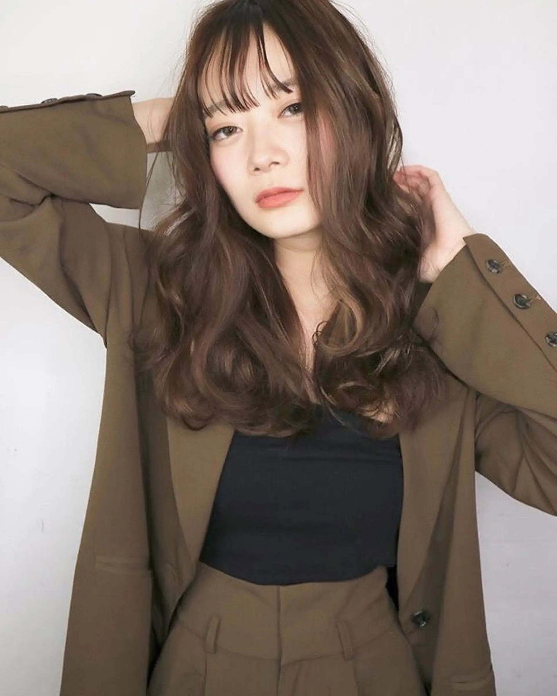 セミロング カラー ヘアアレンジ アッシュ アッシュブラウン ブラウンカラー ダメージレスカラー /透明感カラー 上長のヘアスタイル