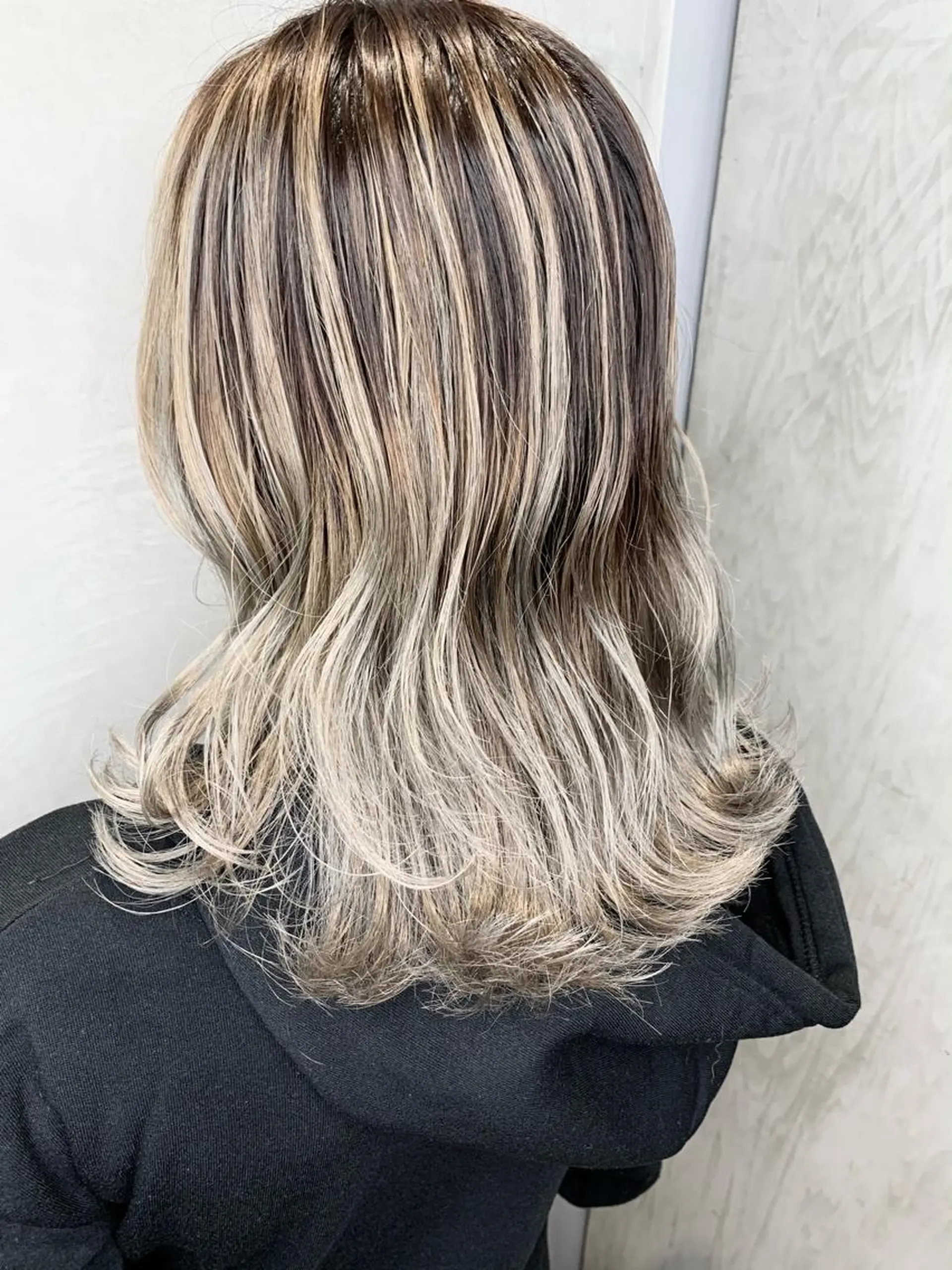 セミロング レイヤーカット 佐藤/本物志向の 髪質改善サロンのヘアスタイル