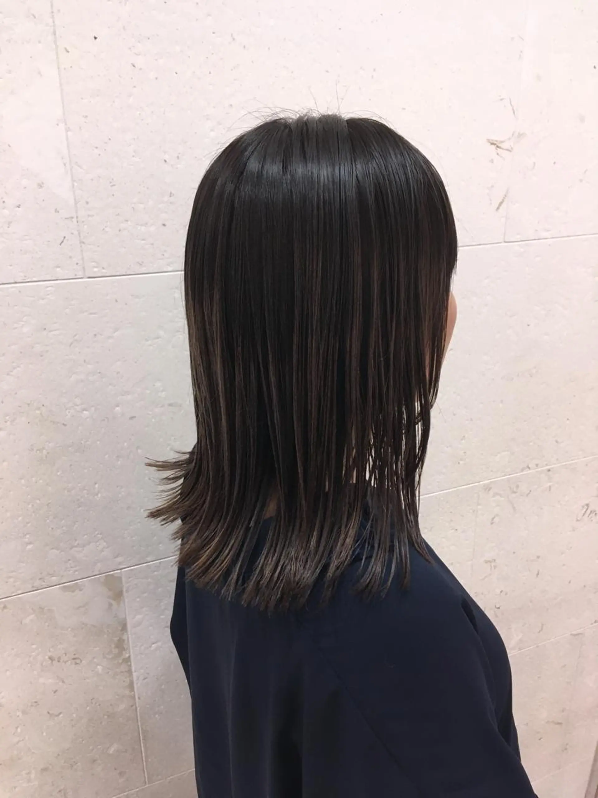 セミロング カラー デザインカラー イルミナカラー 斉藤 貴也のヘアスタイル