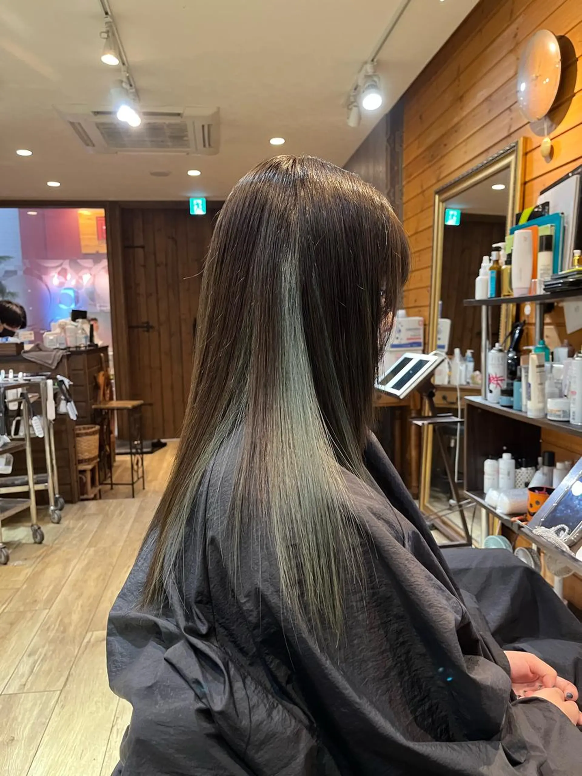 ロング カラー バレイヤージュ ミストバング ブリーチ デザインカラー  フェイスフレーミング ヘアカラー VOYAGE所属・中園 康のヘアスタイル