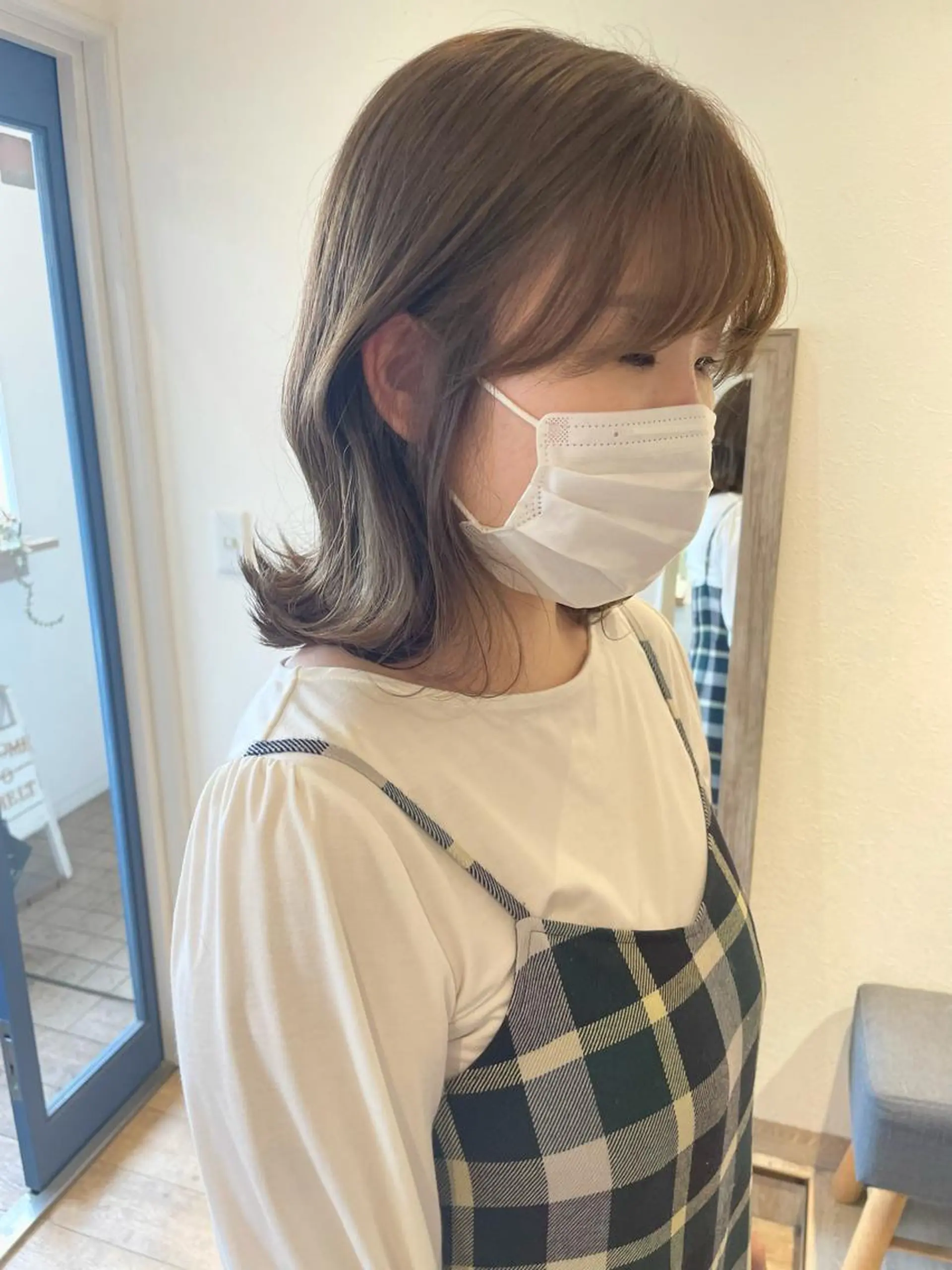 ミディアム カラー ボブレイヤー ベージュカラー ブリーチ 透明感カラー グレージュ 🩰オリーブ/ ベージュ松本咲花🩰のヘアスタイル