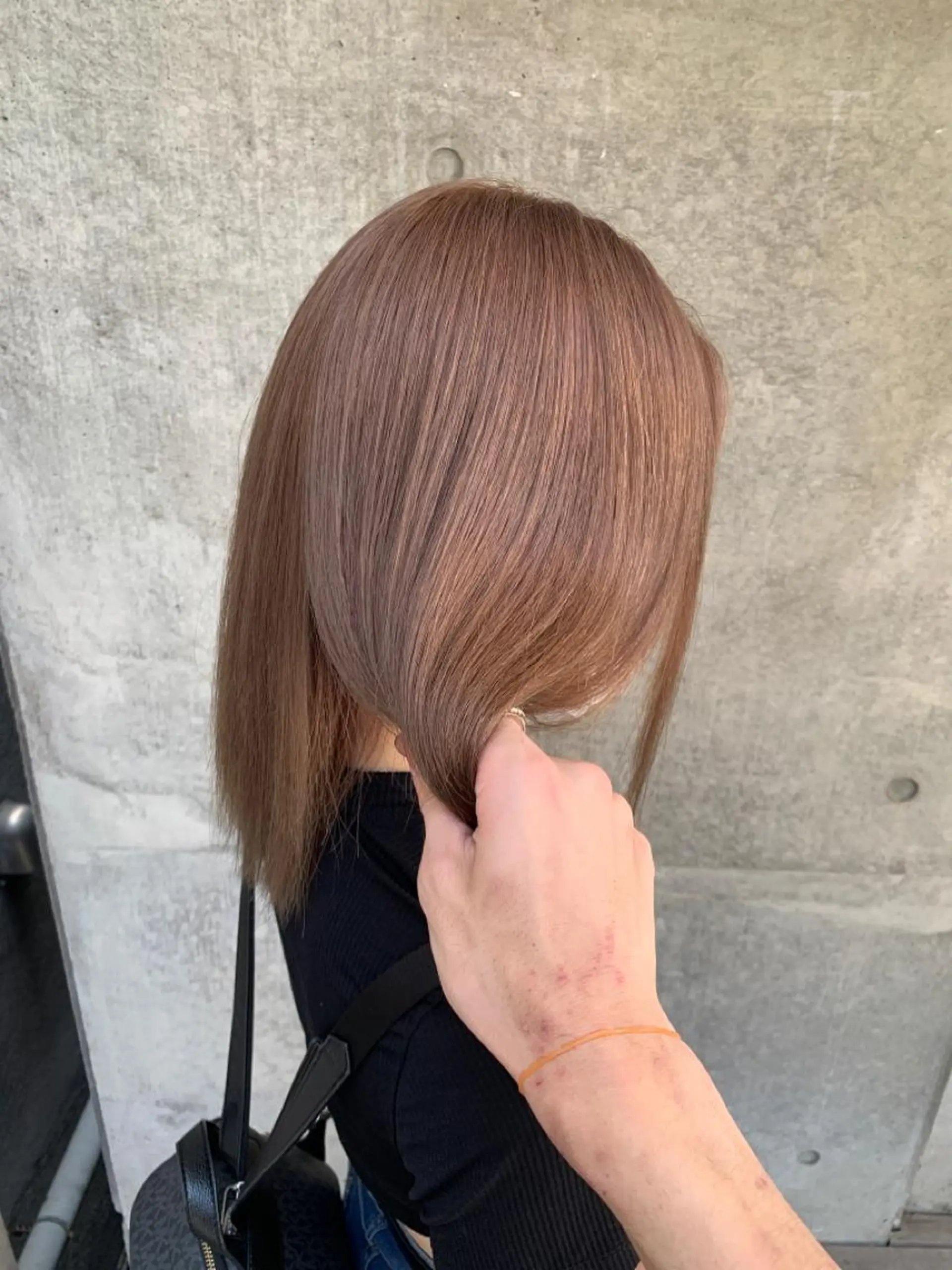 ミディアム カラー ヘアアレンジ メンズ キッズ ショートボブ ミディアムパーマ メンズバレイヤージュ メンズブリーチ メンズハイライト ヘアカラー 🌈難波🌈ベージュ カラー【ヒロム】のヘアスタイル