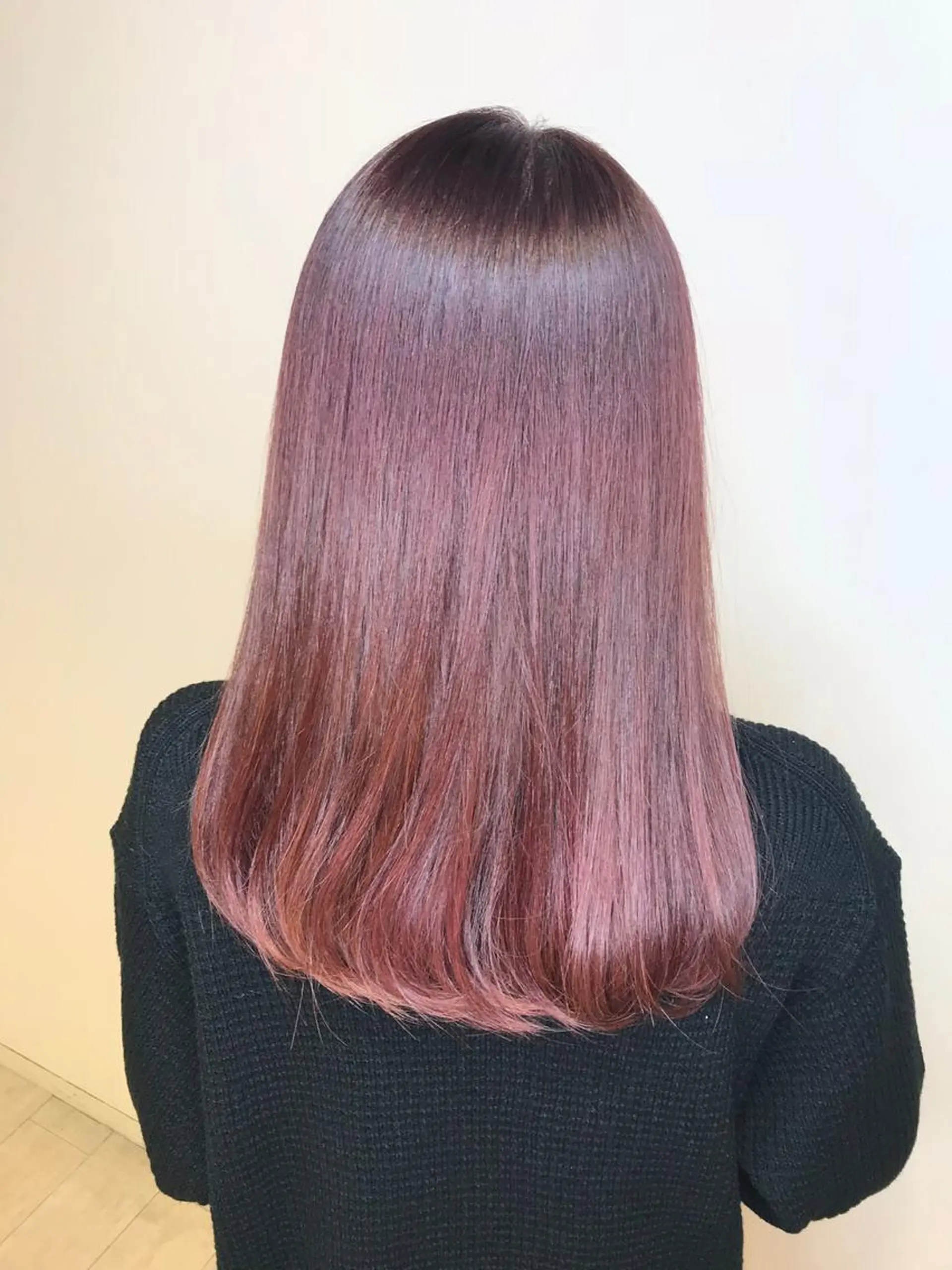 セミロング カラー セミロングパーマ イルミナカラー ピンクカラー トリートメント ヘアカラー トリートメント MIRU by INCE HAIR所属・chiyo yasuのヘアスタイル