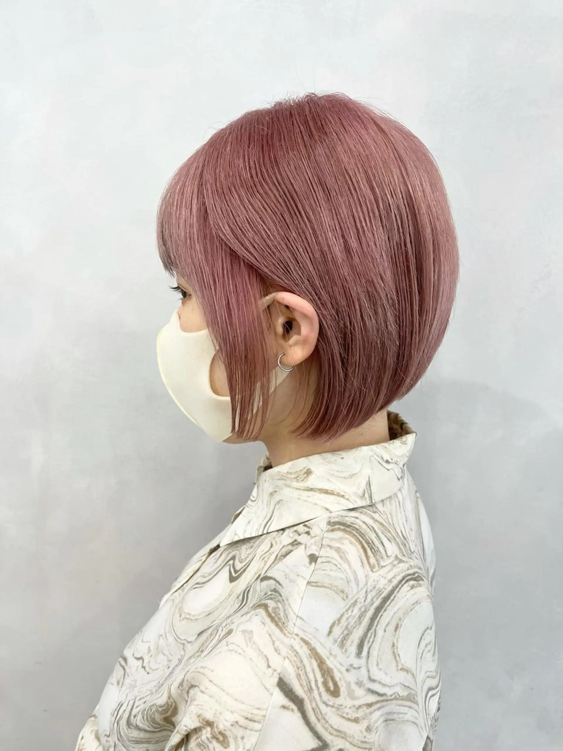 ショート カラー ベージュカラー ブリーチ ケアブリーチ ピンクカラー ピンクベージュ ヘアカラー トリートメント 🦋レイヤーカット ミドリカワ🦋のヘアスタイル