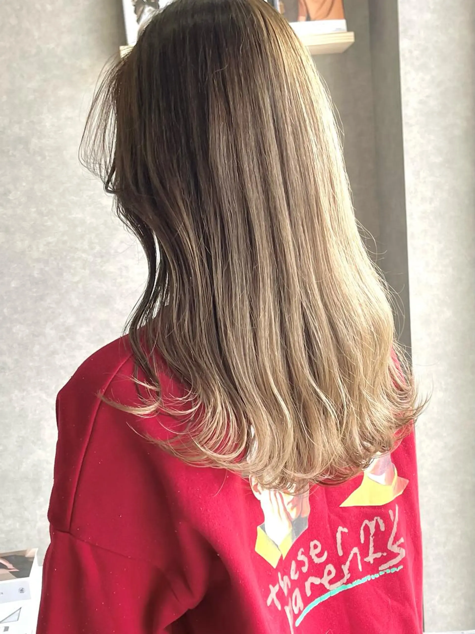 ロング カラー ヘアカラー mood alissaのヘアスタイル