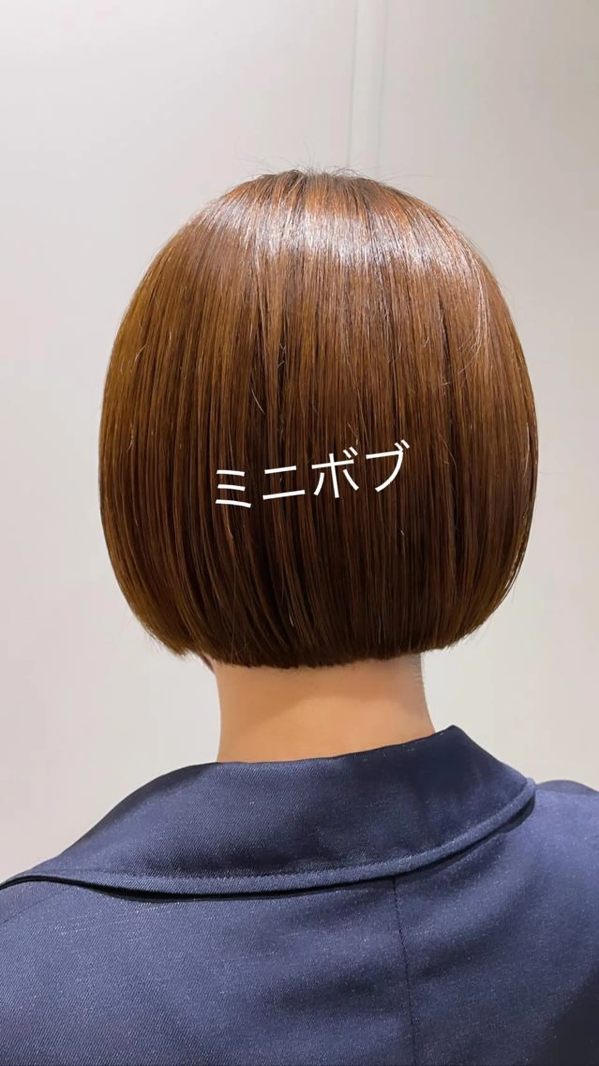 ショート カラー アッシュ ベージュカラー 黒髪 ブリーチ ブルーカラー 新宿　副店長 新井彩斗のヘアスタイル
