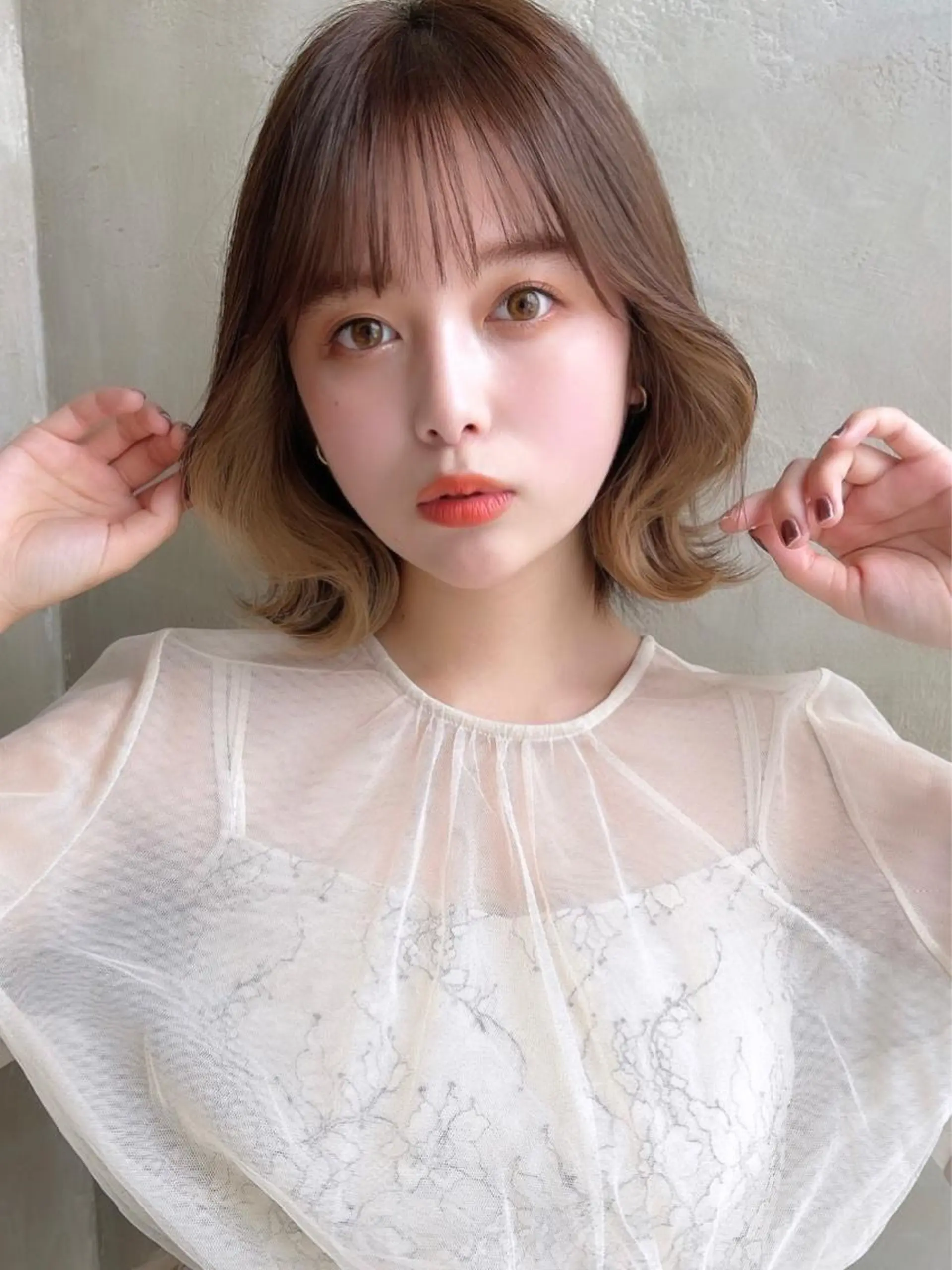 ミディアム カラー パーマ ヘアアレンジ イヤリングカラー イルミナカラー ボブ くびれヘア 髪質改善 カット ヘアカラー トリートメント ヘアセット 日本一の小顔カット/ ボブ/顔周り/韓国のヘアスタイル