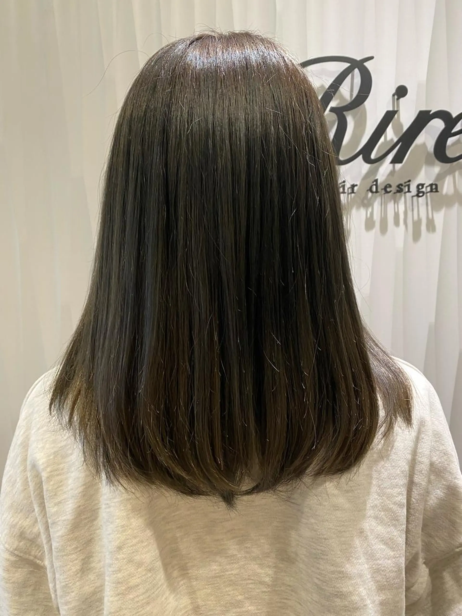 ミディアム アッシュ ヘッドスパ 大倉 未波のヘアスタイル