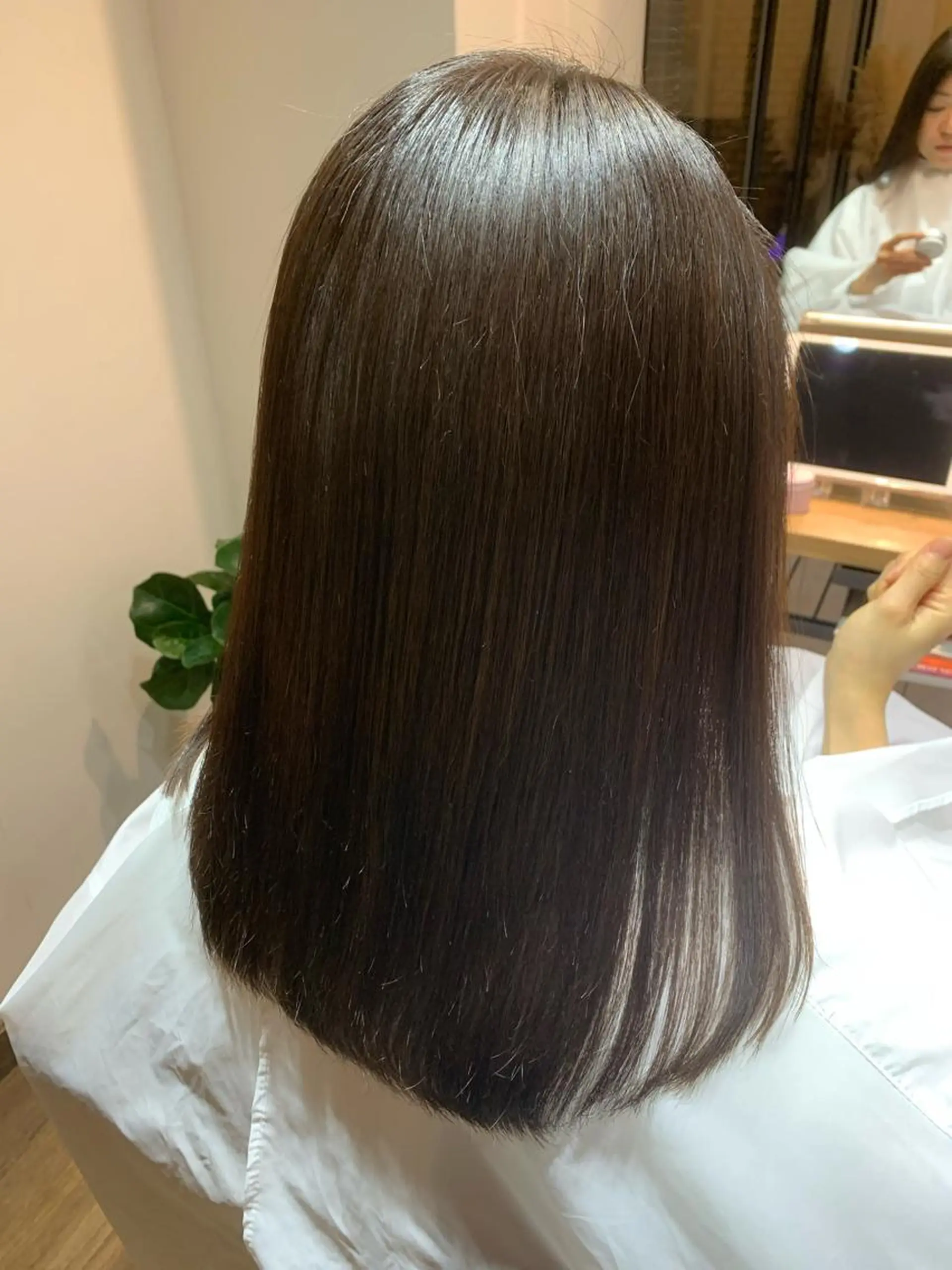 セミロング トリートメント 酸熱トリートメント カット トリートメント リンネ 甲東園のヘアスタイル