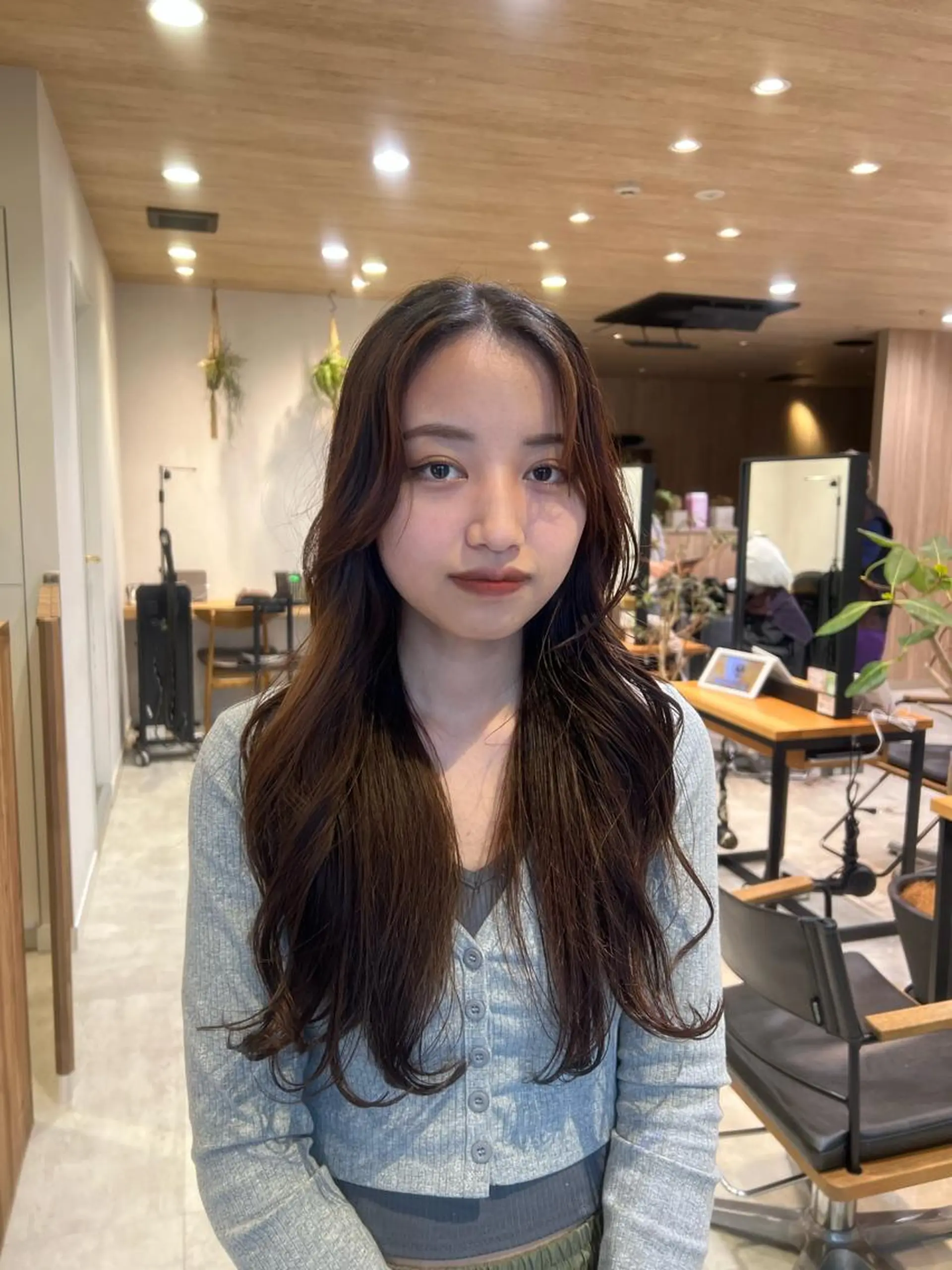 ロング カラー くびれヘア くびれレイヤー レイヤーカット Oasisgarden所属・レイヤー/ブリーチ MOMOのヘアスタイル