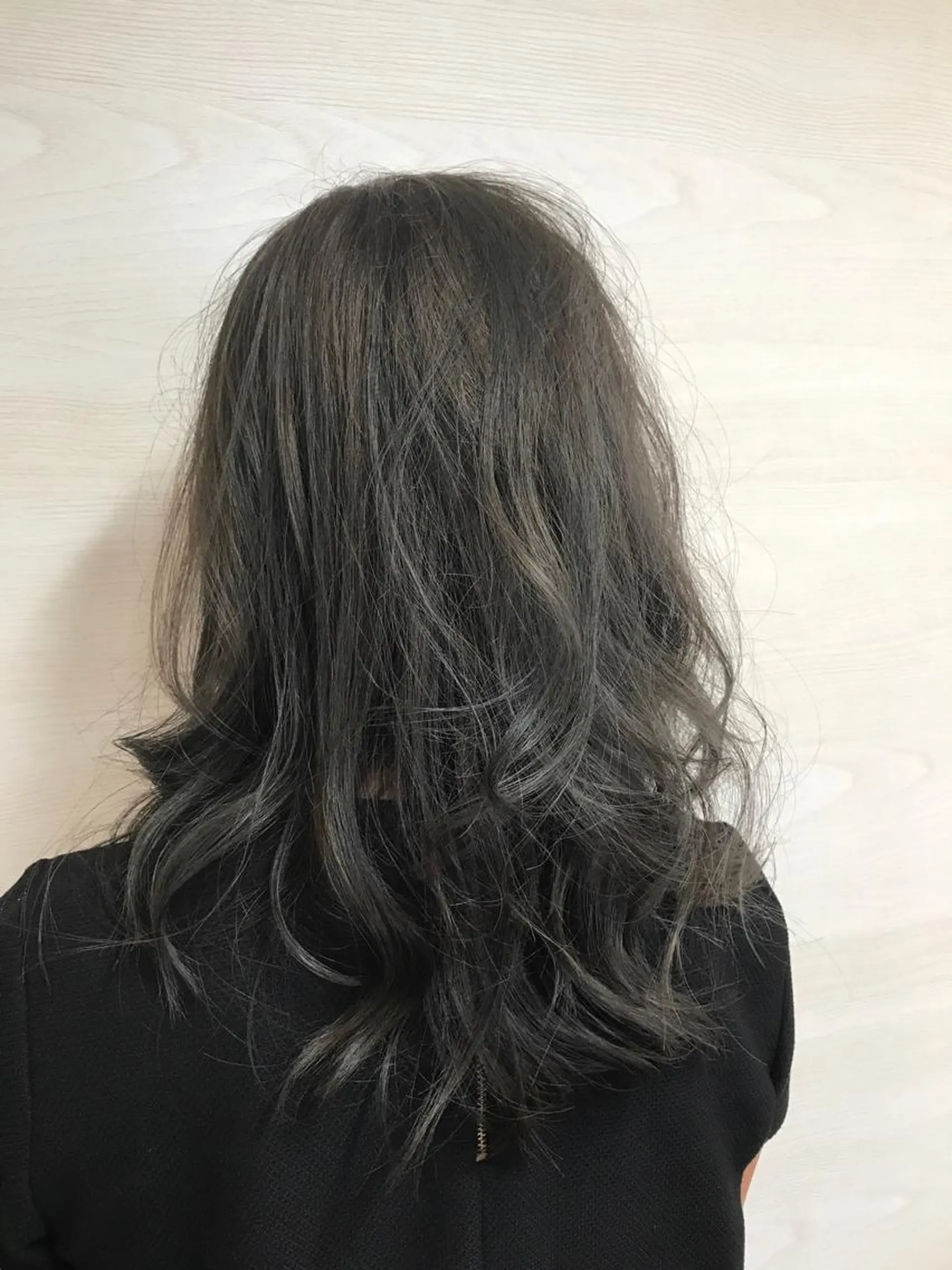 セミロング カラー グレージュ カット ヘアカラー トリートメント 松本 俊樹のヘアスタイル