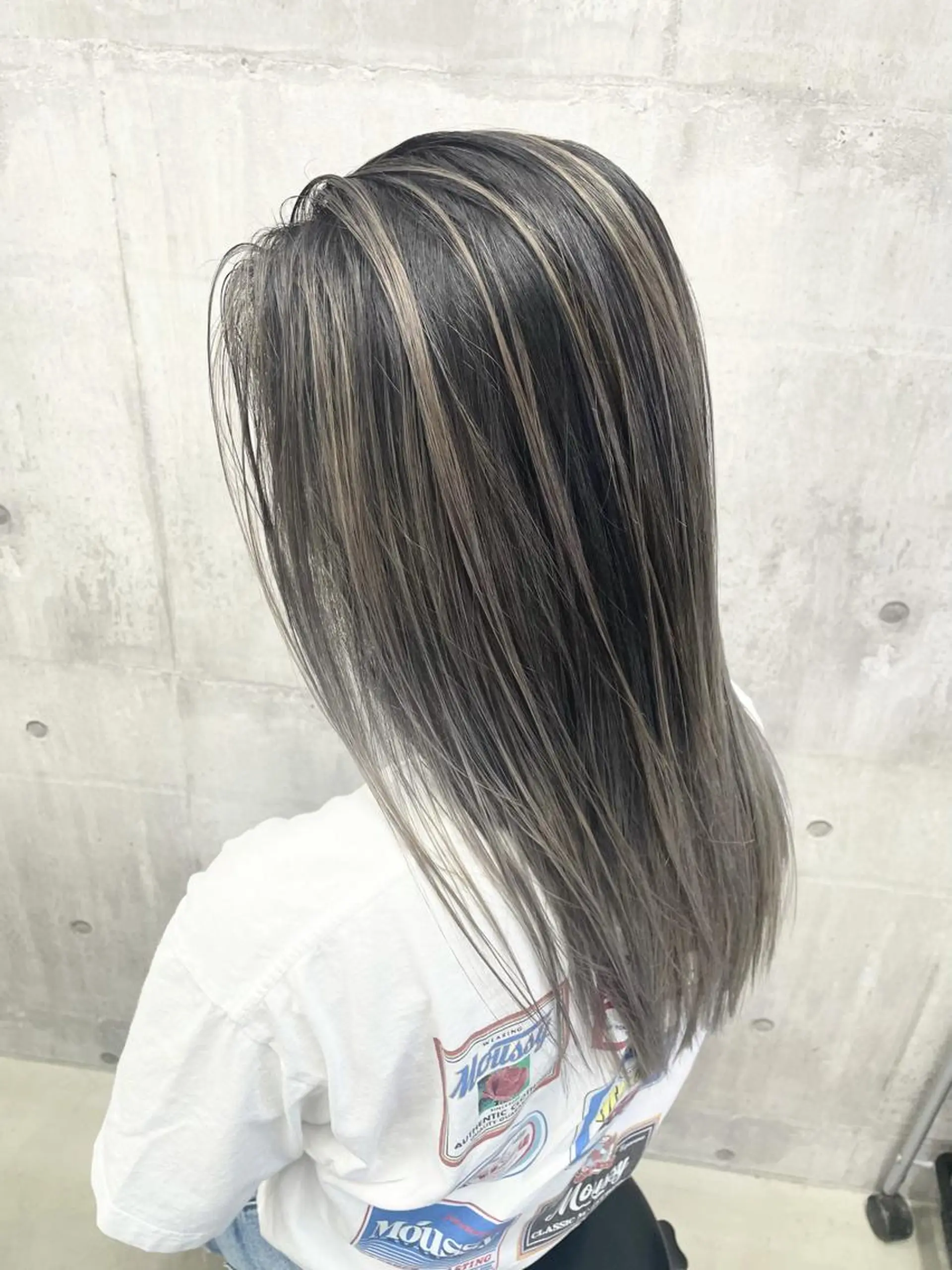ロング カラー バレイヤージュ レイヤーカット ヘアカラー LUXBE LUCE 那覇小禄イオン店所属・LUXBE LUCE ひなののヘアスタイル