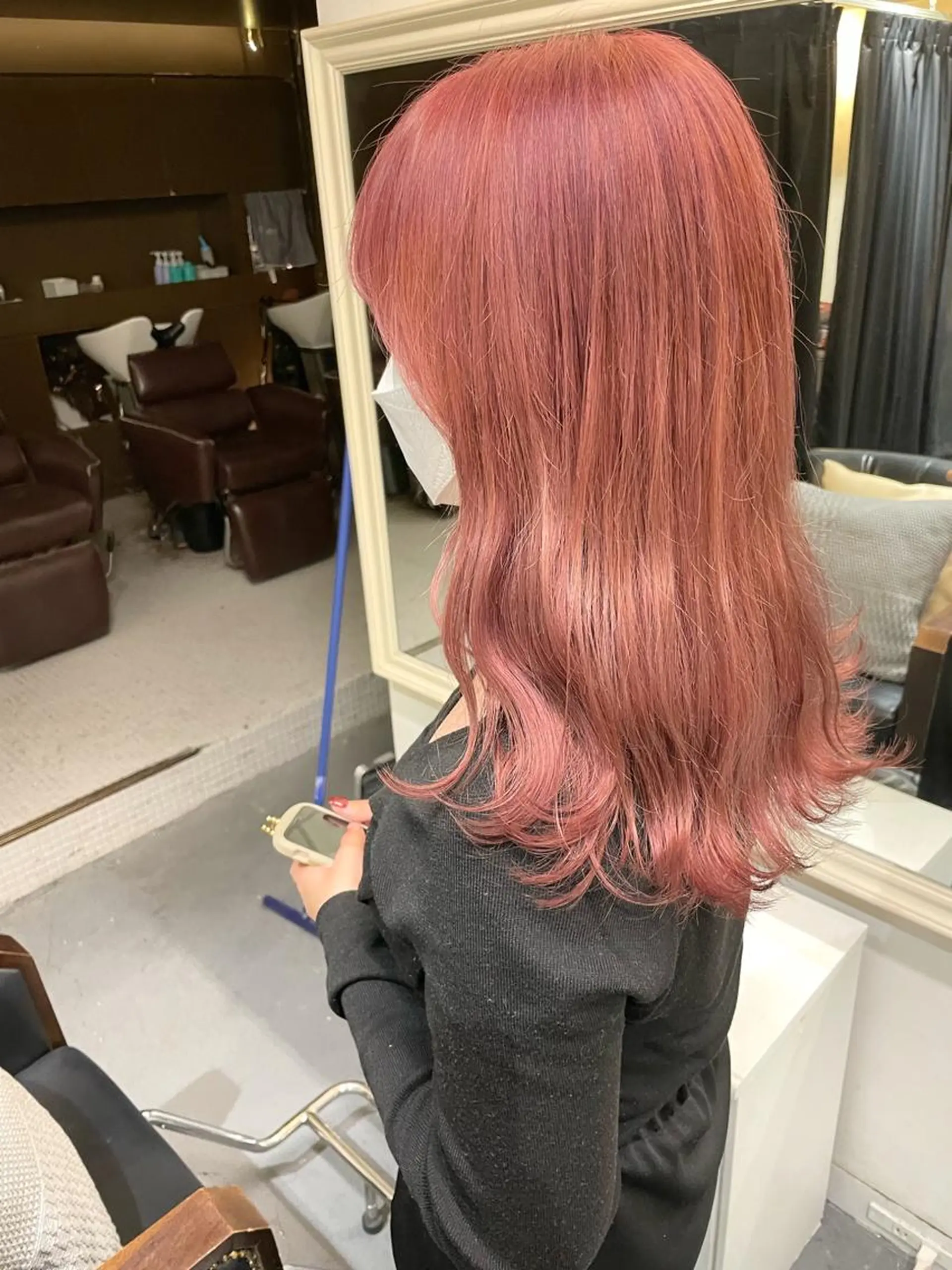 セミロング カラー ヘアカラー ぱつっとボブ 古家 佑真のヘアスタイル