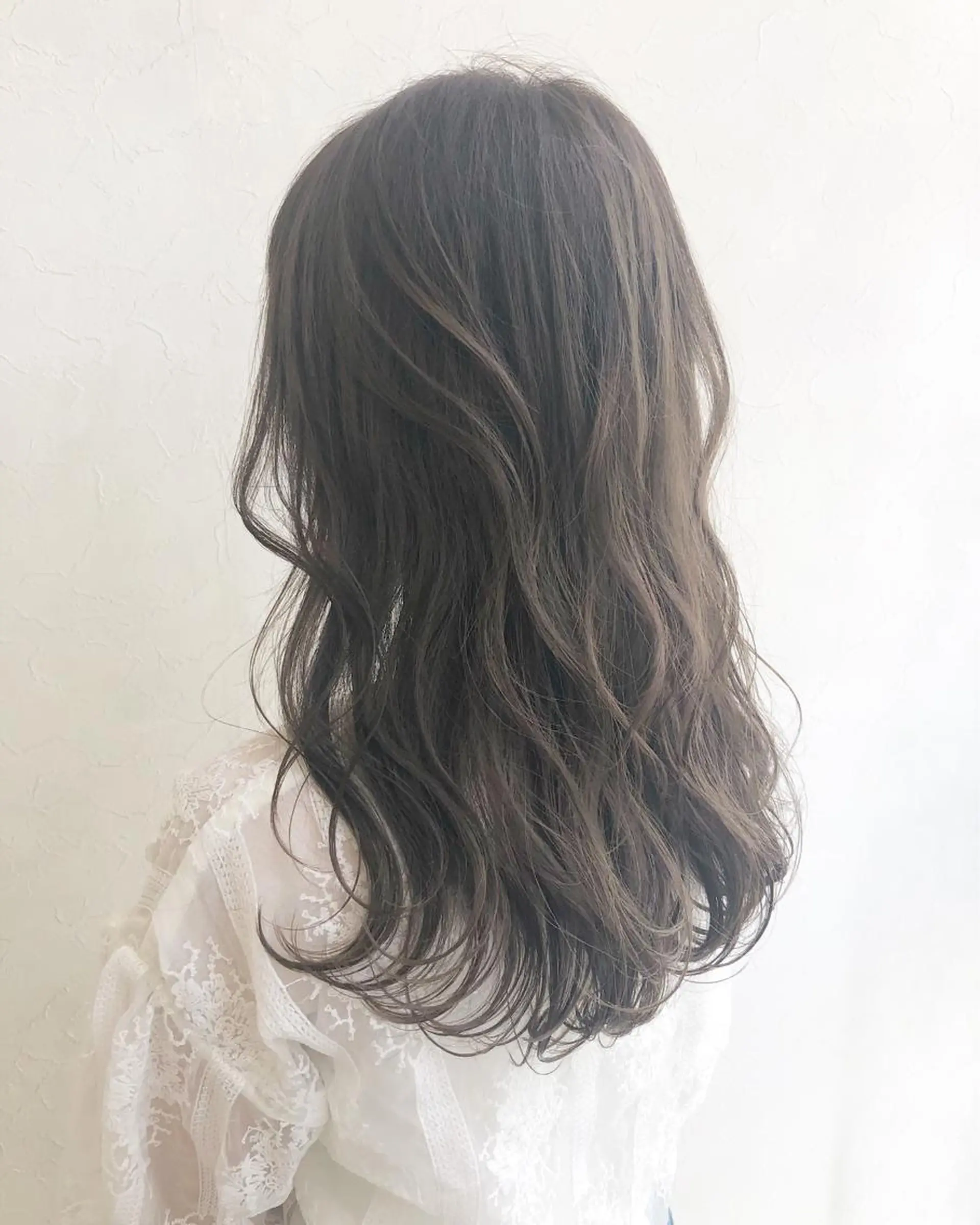 セミロング カラー nakahara madokaのヘアスタイル