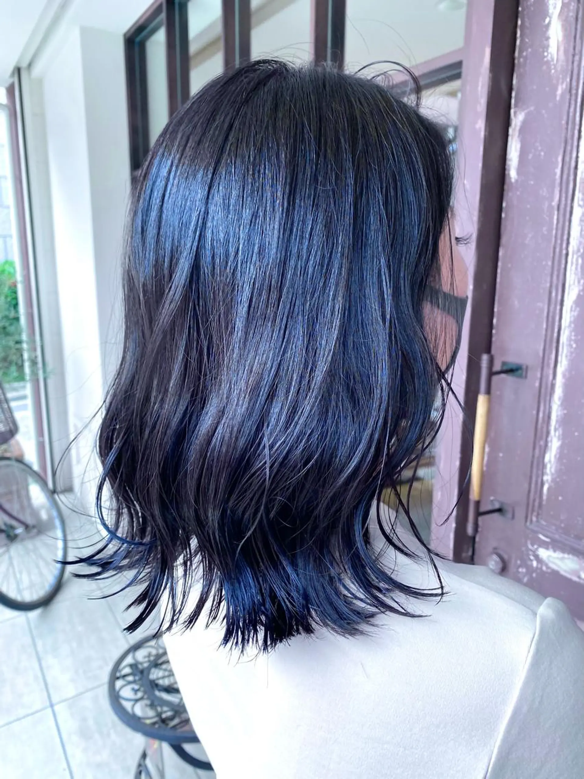 ミディアム カラー ブリーチ ネイビーカラー ブリーチなしカラー カット ヘアカラー 川越 輝梨奈のヘアスタイル