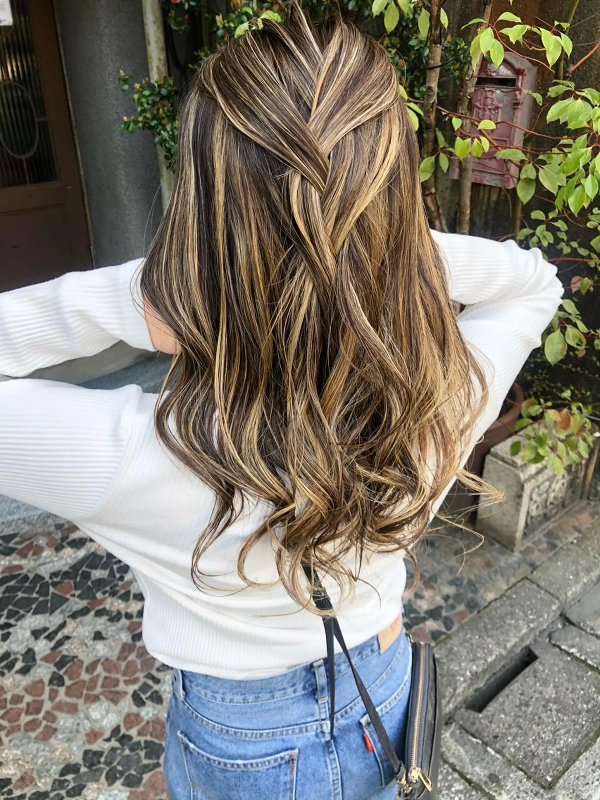 ロング カラー ヘアアレンジ ハイライトカラー ハイライト ヘアカラー tre/e'所属・ハイライトカラー橋本 昇平のヘアスタイル