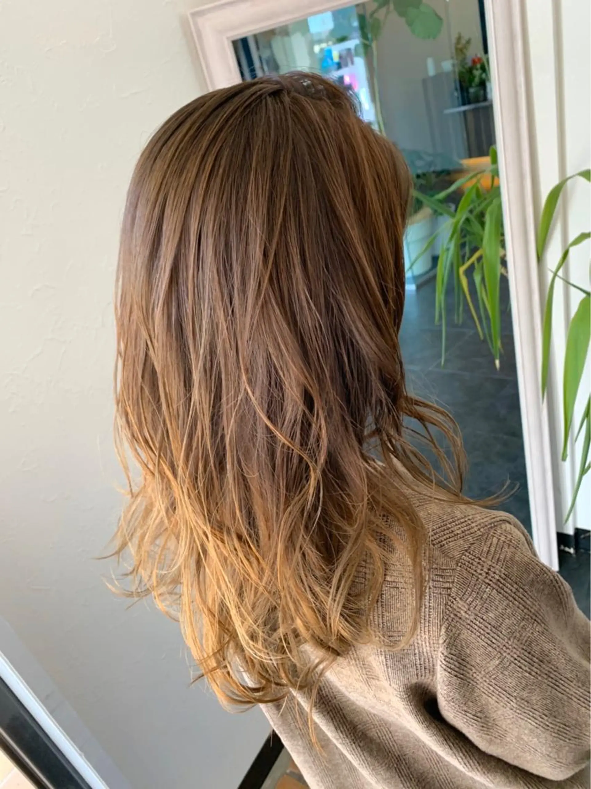セミロング カラー ベージュカラー シェアサロンR所属・川合 勇気のヘアスタイル