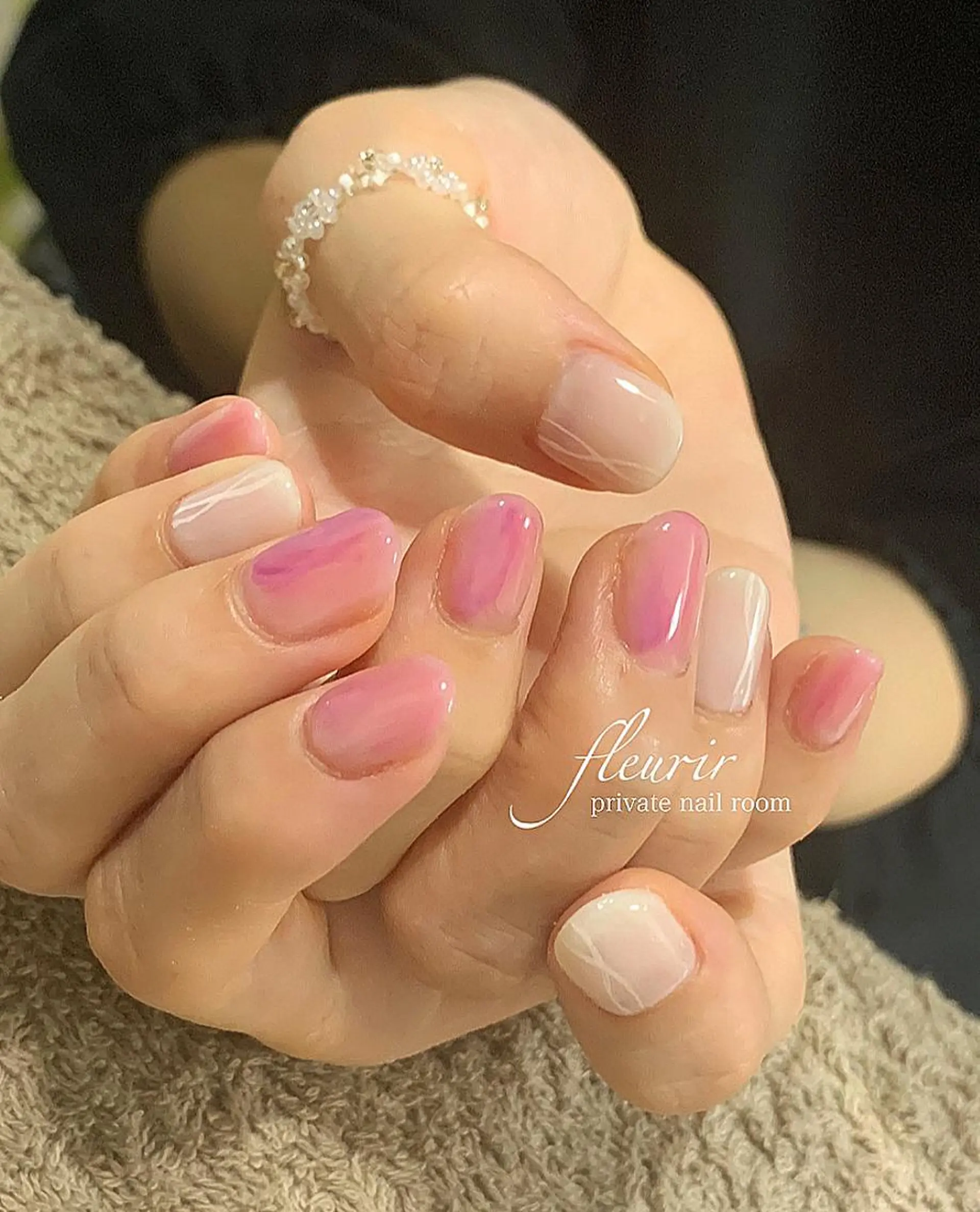 ネイル ラメ(グリッター) シンプルネイル フルリール 【プライベートサロンのネイルデザイン