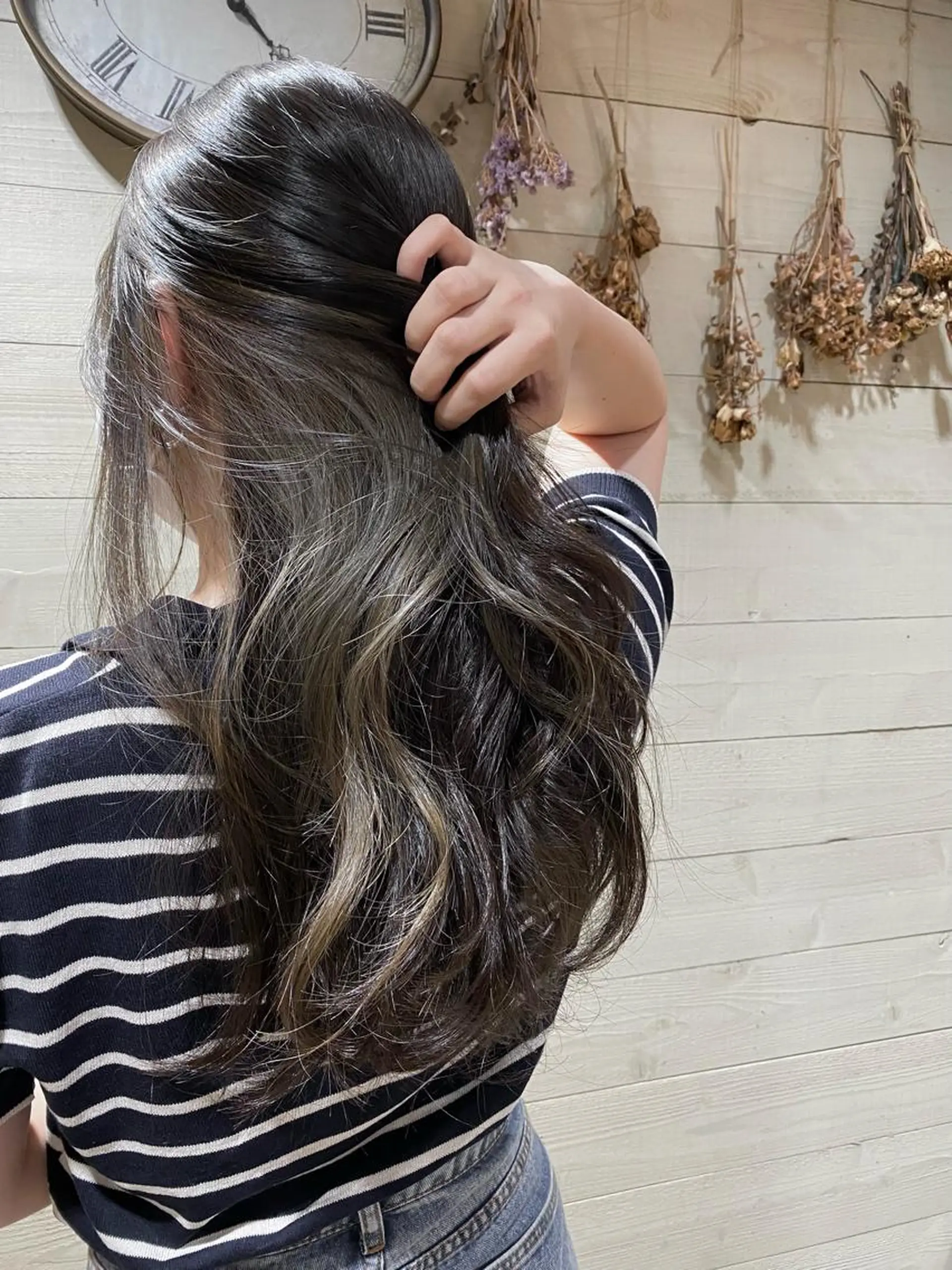 ロング カラー ヘアアレンジ ミズタ マイのヘアスタイル