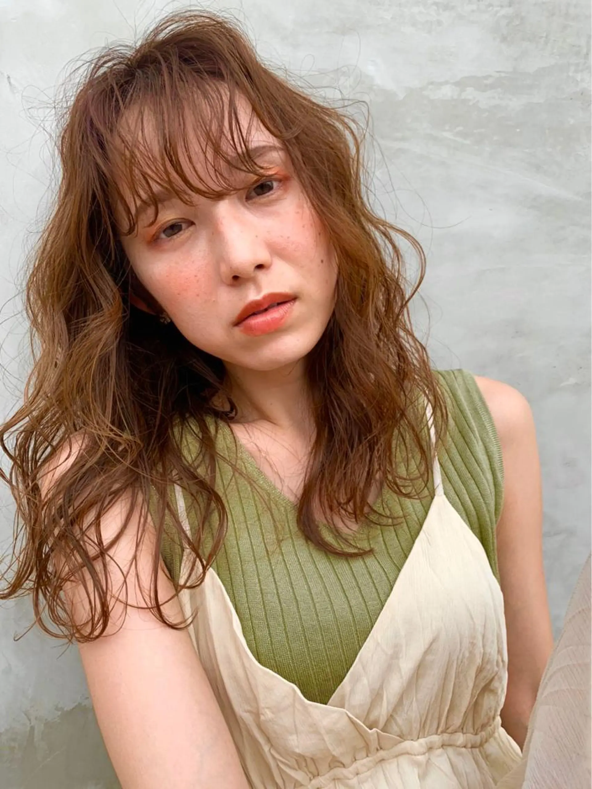ロング カラー ブラウンカラー オレンジ オレンジブラウン まつ毛パーマ🤎 透明感カラー🌿のヘアスタイル