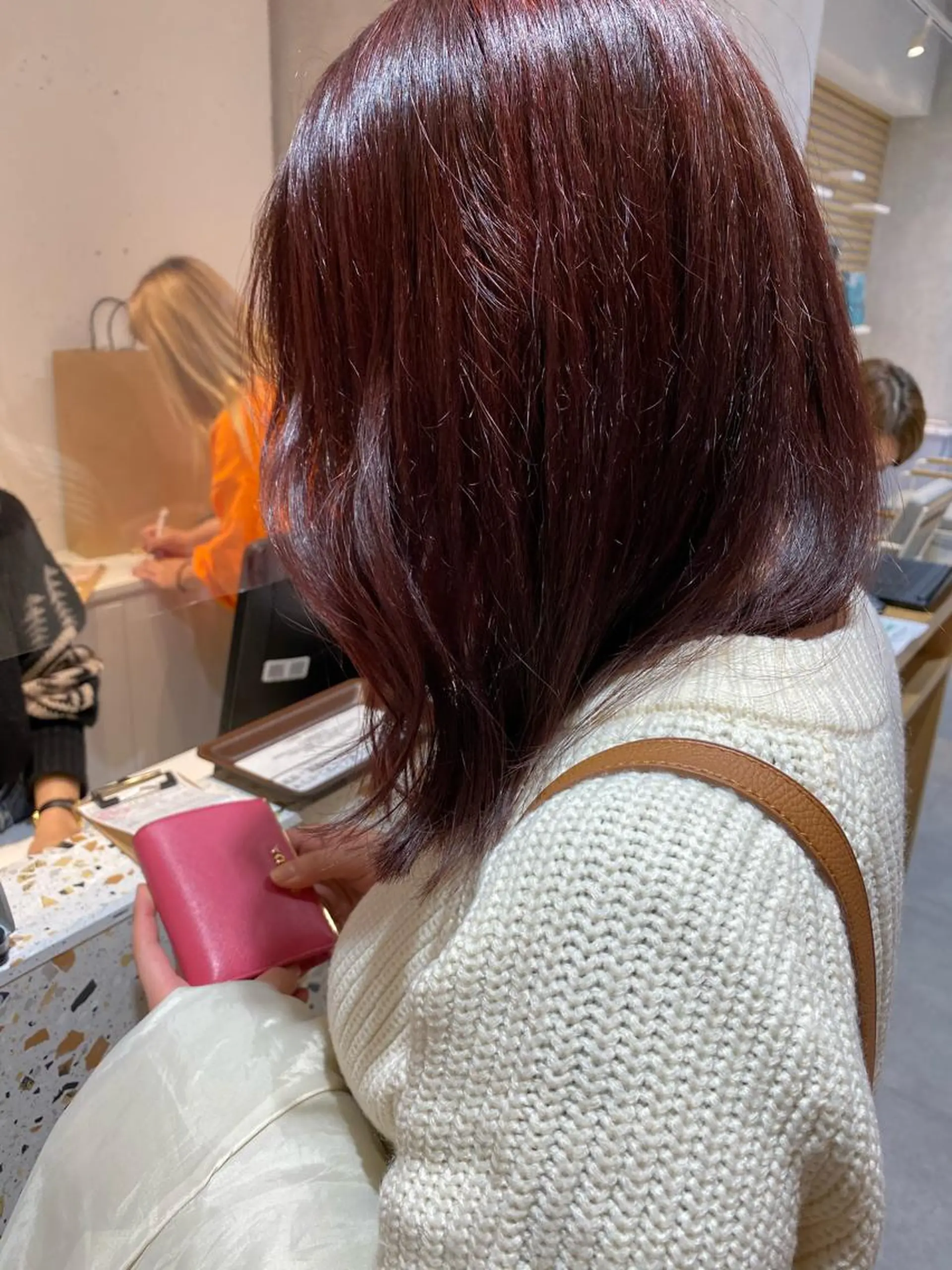 ミディアム カラー ブリーチ ブリーチなしカラー レッドカラー カット ヘアカラー トリートメント 🍑 韓国ヘア 🍑 WATANABEのヘアスタイル