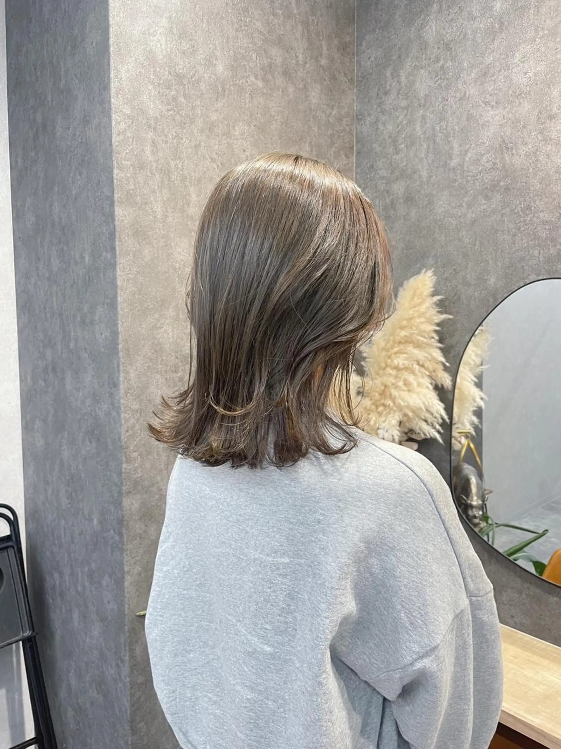 ミディアム カラー ベージュカラー オリーブベージュ カット ヘアカラー トリートメント いなみね はるきのヘアスタイル